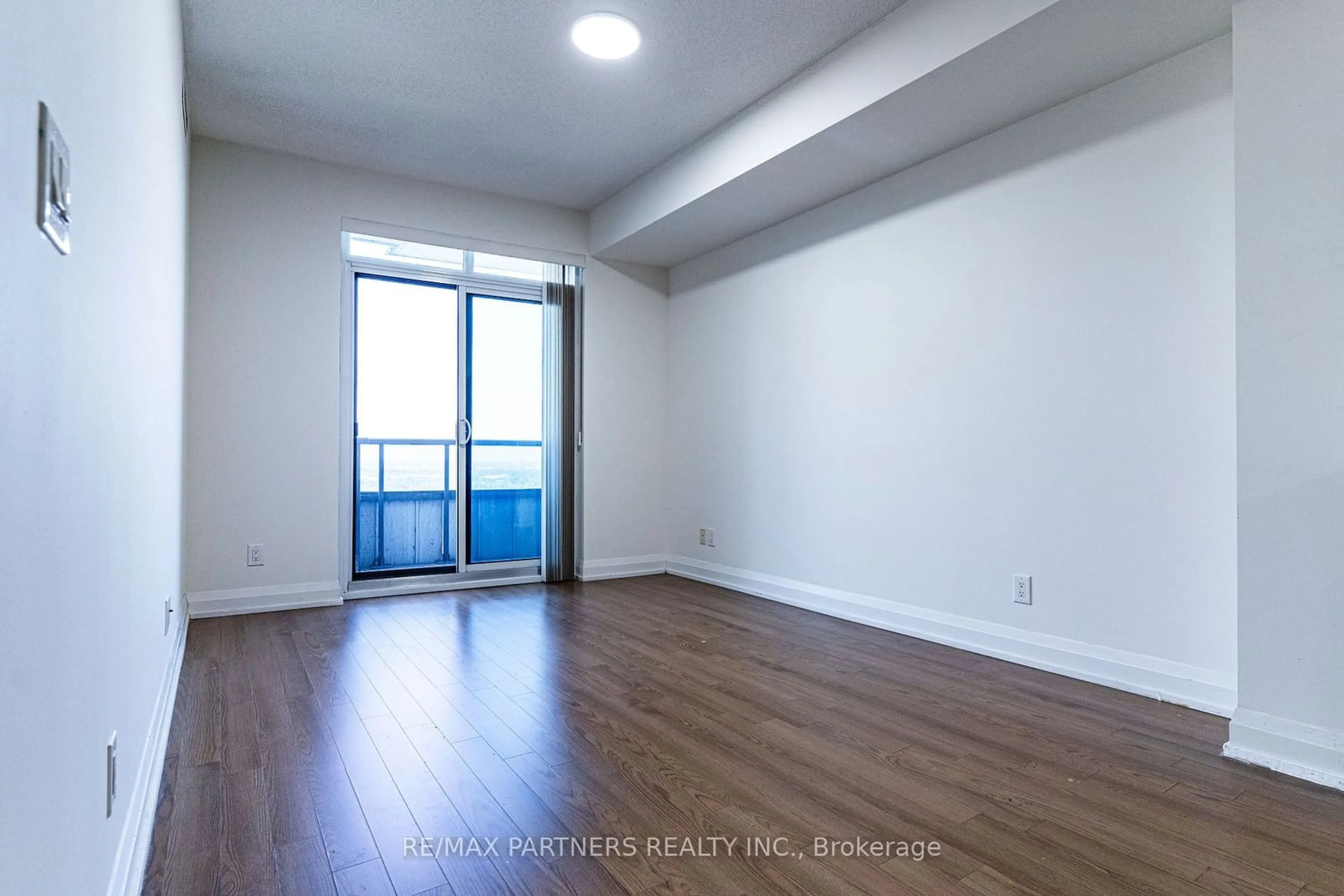 A pic of a room for 7171 Yonge St #1903, Markham Ontario L3T 0C5