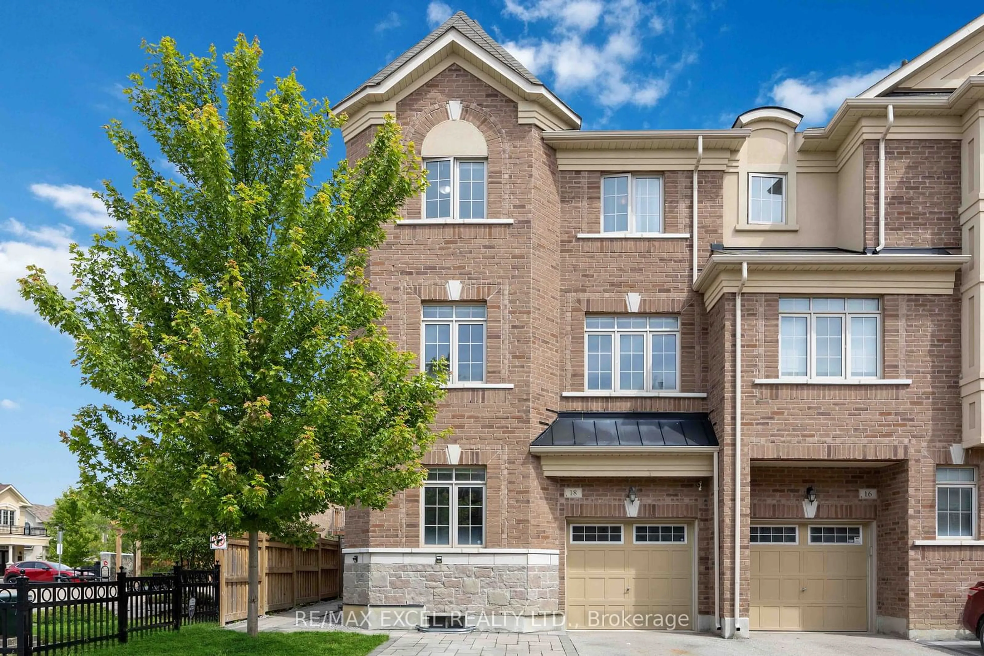 A pic from exterior of the house or condo for 18 Ruffle Lane, Richmond Hill Ontario L4E 0W3