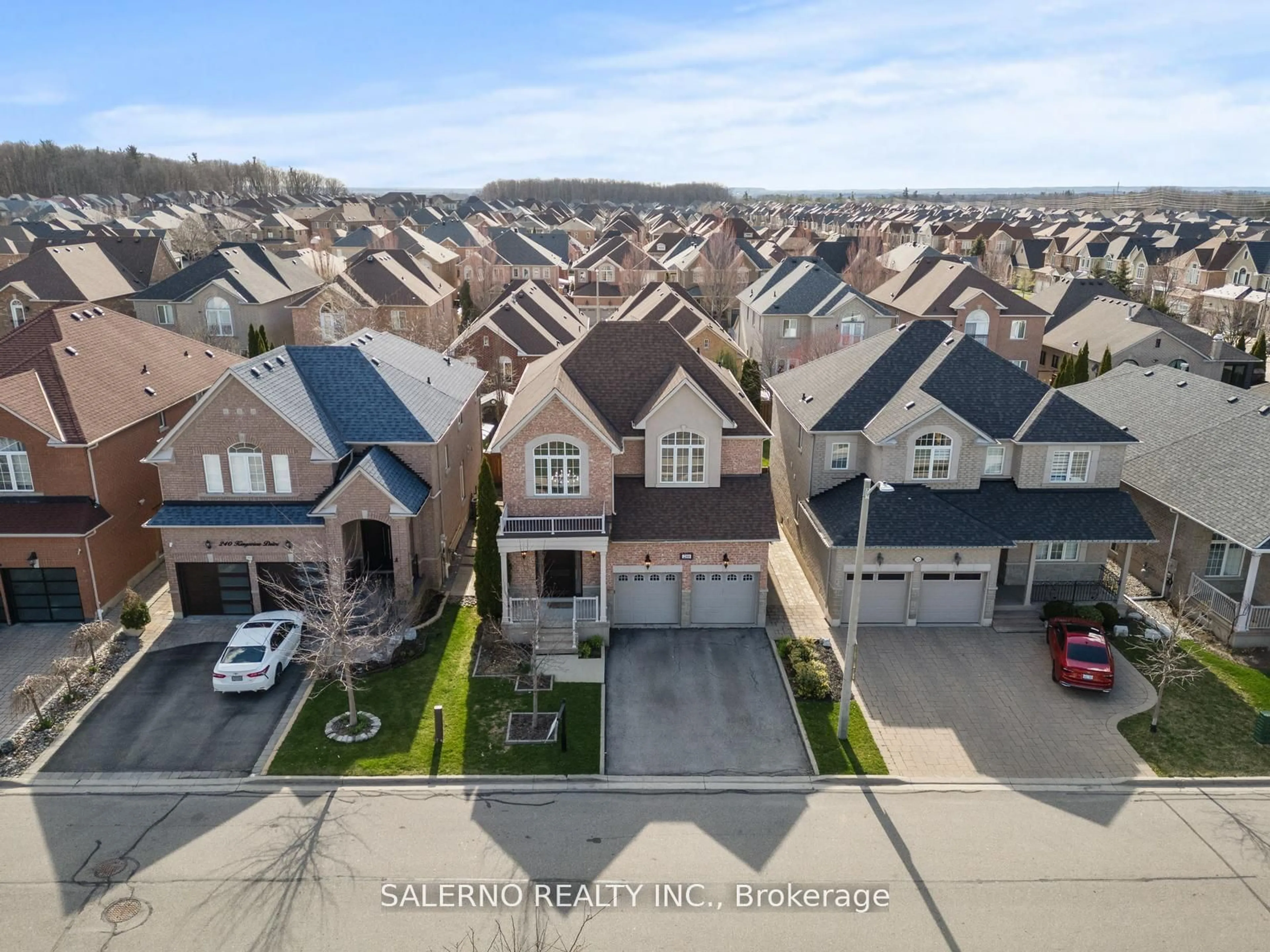 Frontside or backside of a home for 244 Kingsview Dr, Vaughan Ontario L4H 3B9