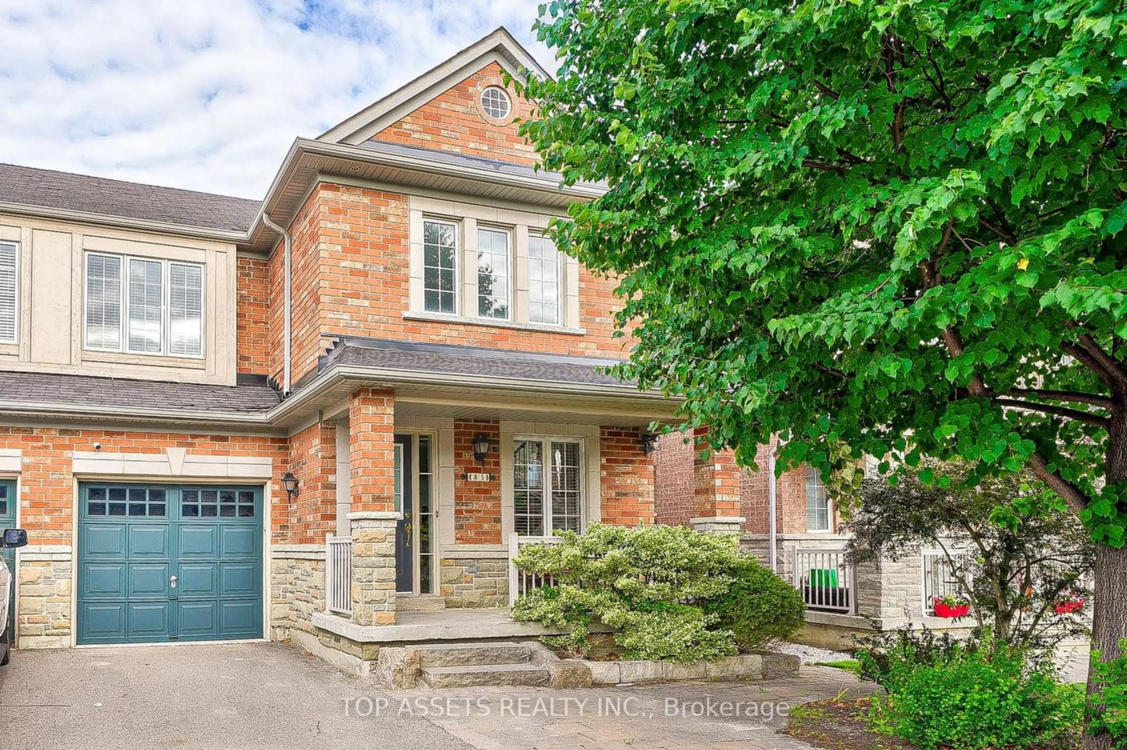 Home with brick exterior material for 85 Credo Dr, Vaughan Ontario L4H 0M8