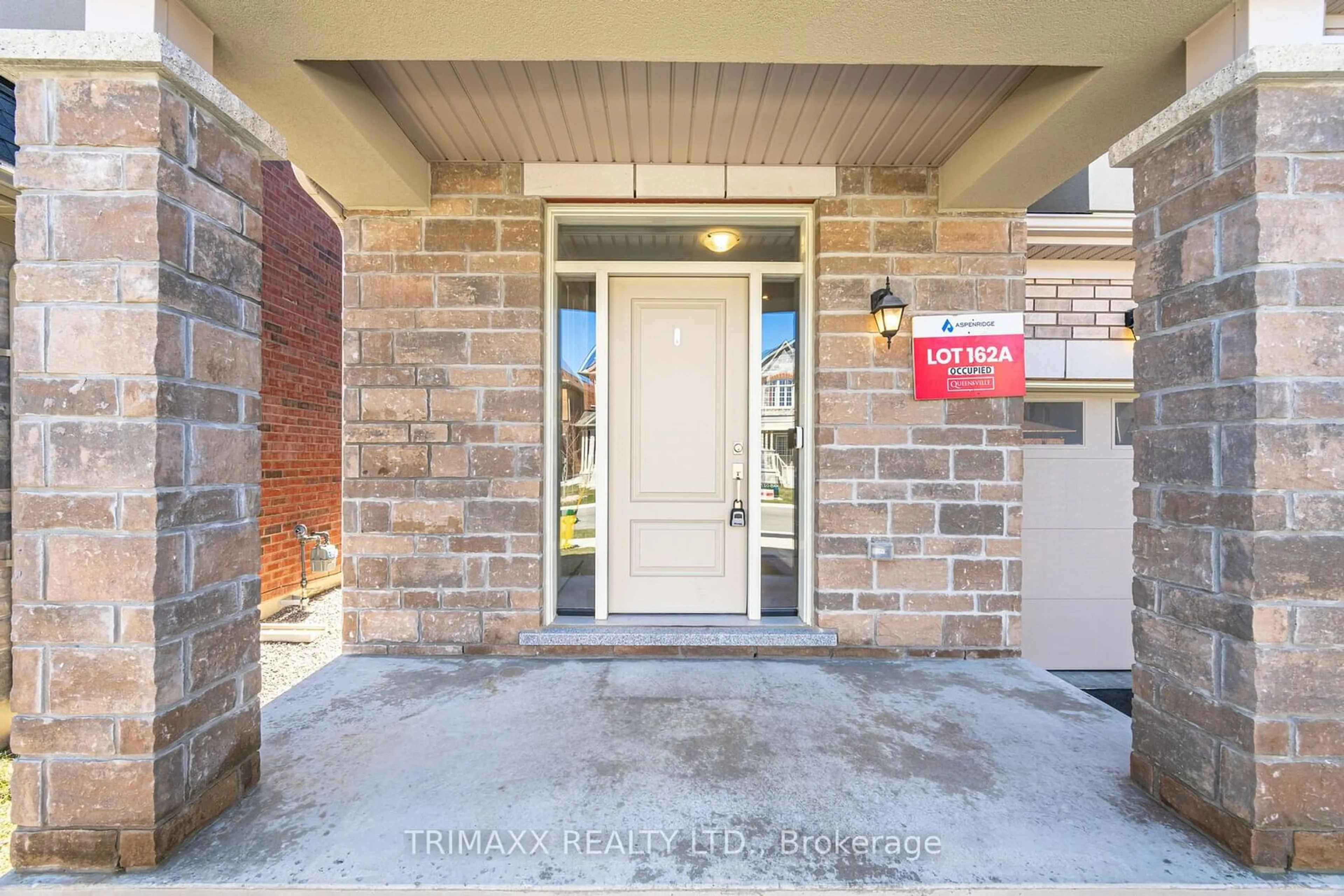 Indoor entryway for 111 Frederick Pearson St, East Gwillimbury Ontario L9N 0R8