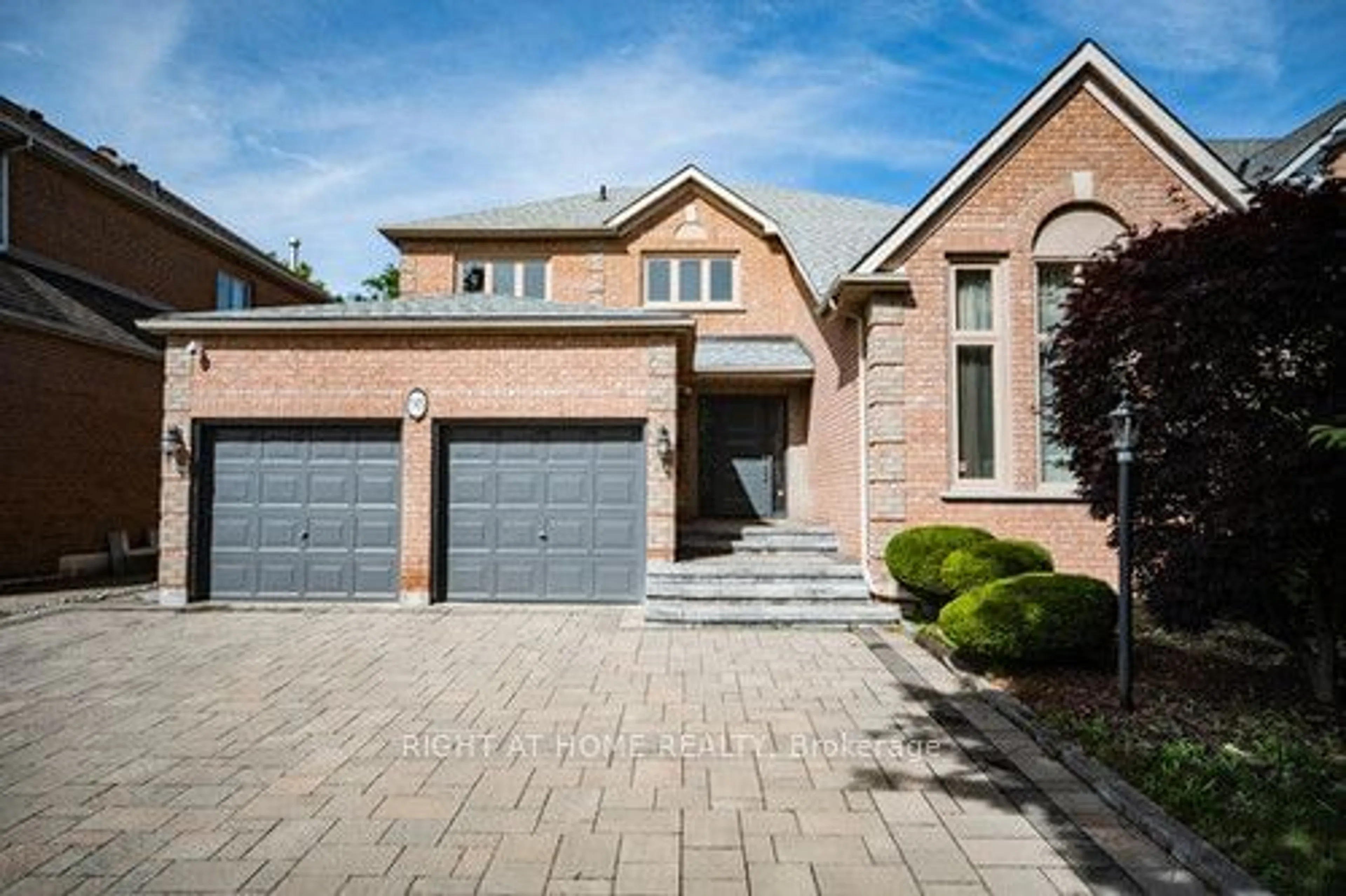 Home with brick exterior material for 98 Braeside Sq, Markham Ontario L3R 0A5