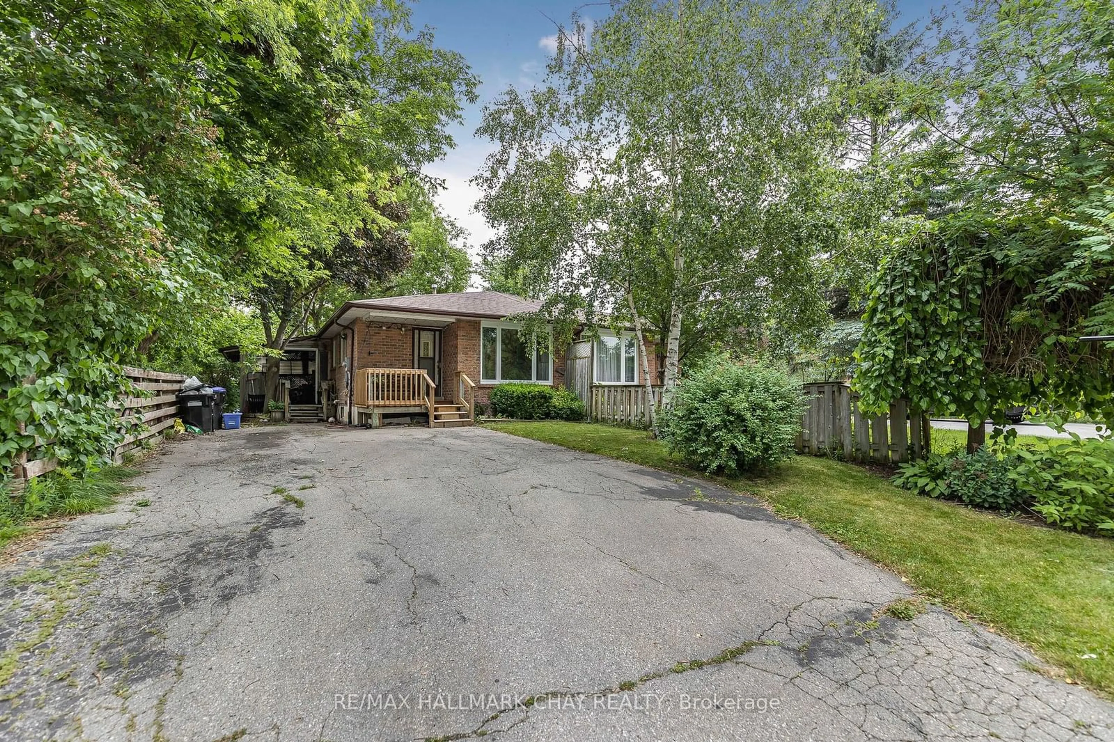 Street view for 3 Smyth Cres, New Tecumseth Ontario L0G 1A0