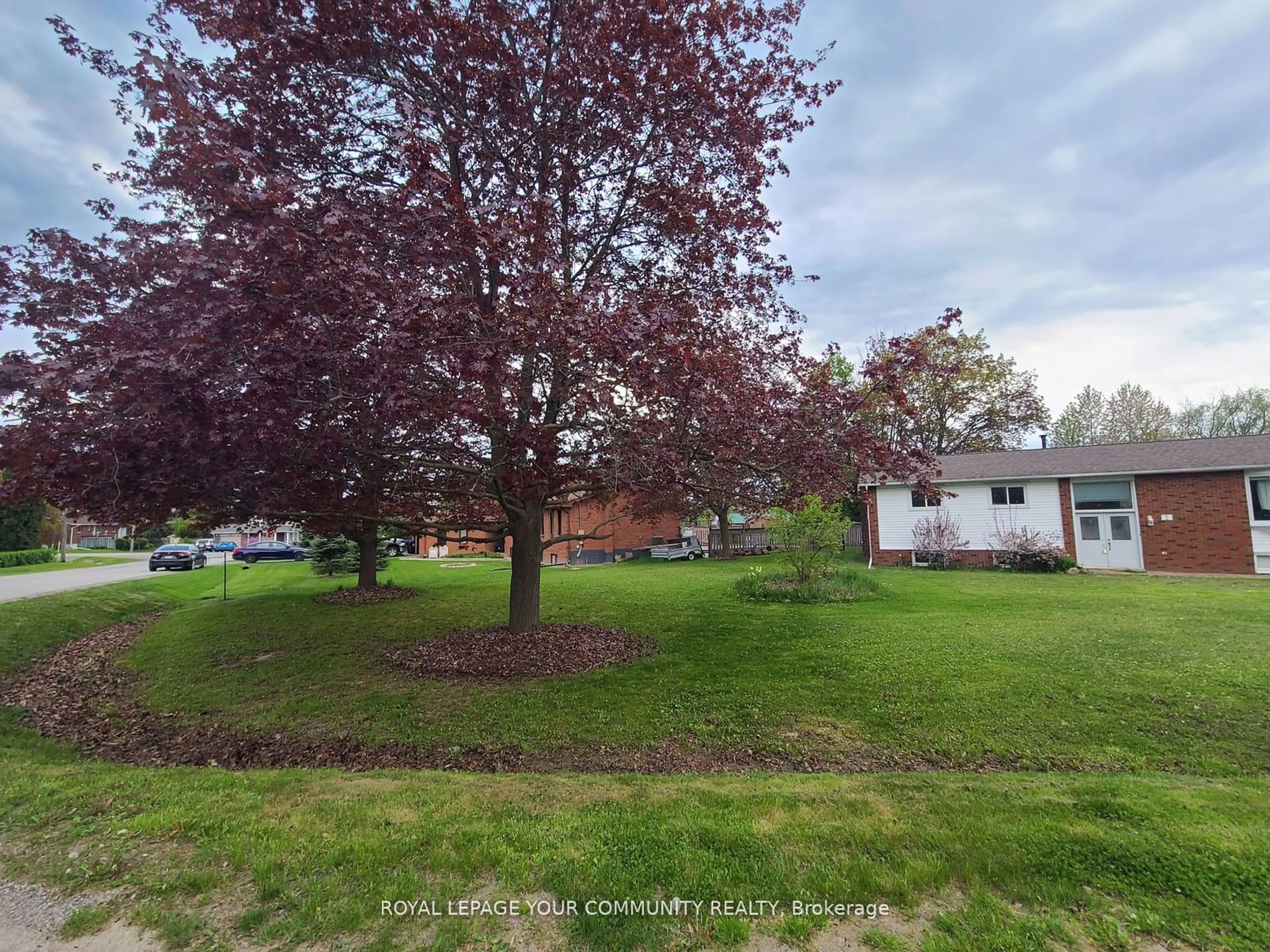 Frontside or backside of a home for 3 Lawndale Crt, Bradford West Gwillimbury Ontario L0G 1B0