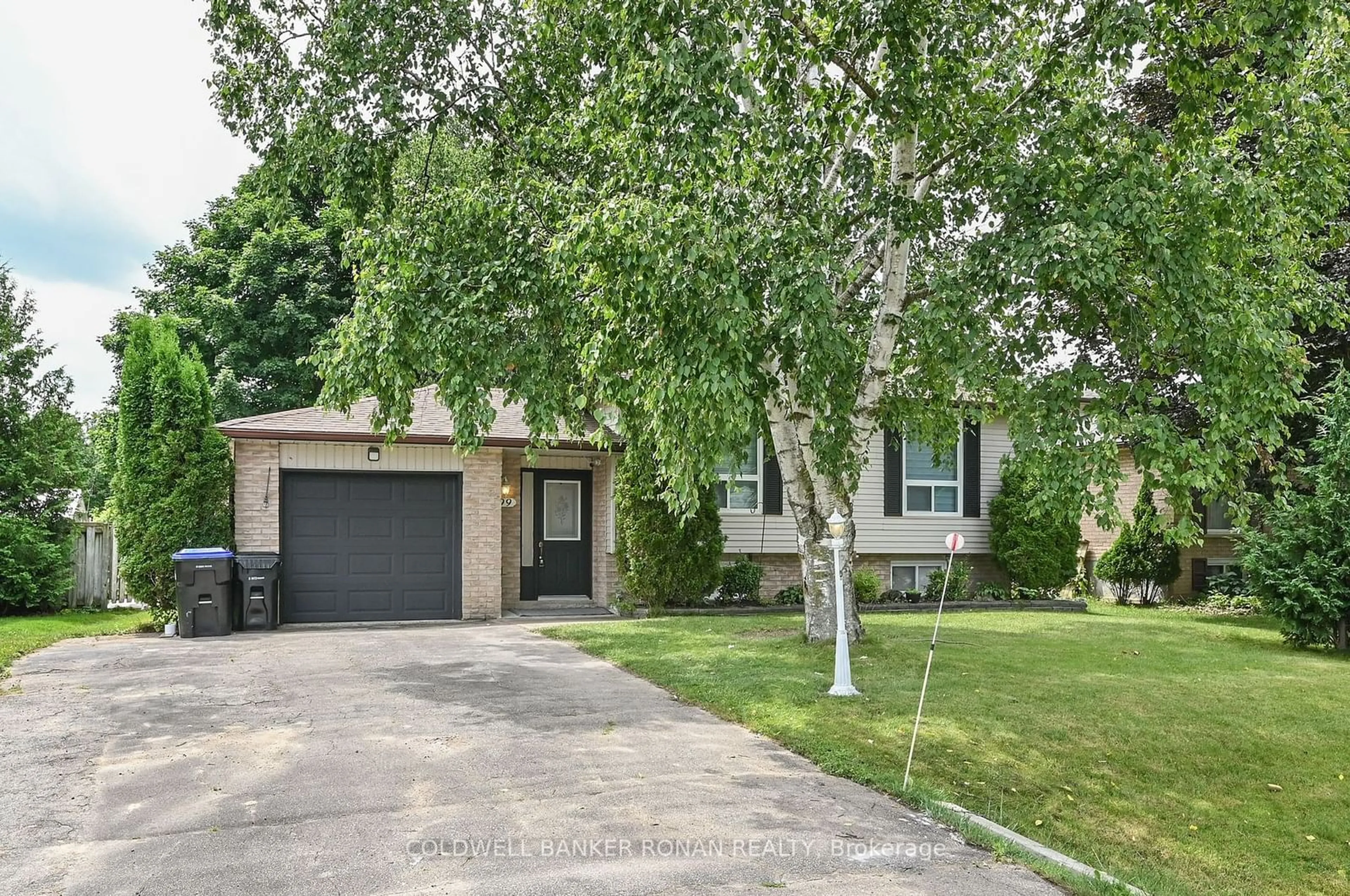 Frontside or backside of a home for 99 Boyne Cres, New Tecumseth Ontario L9R 1K2
