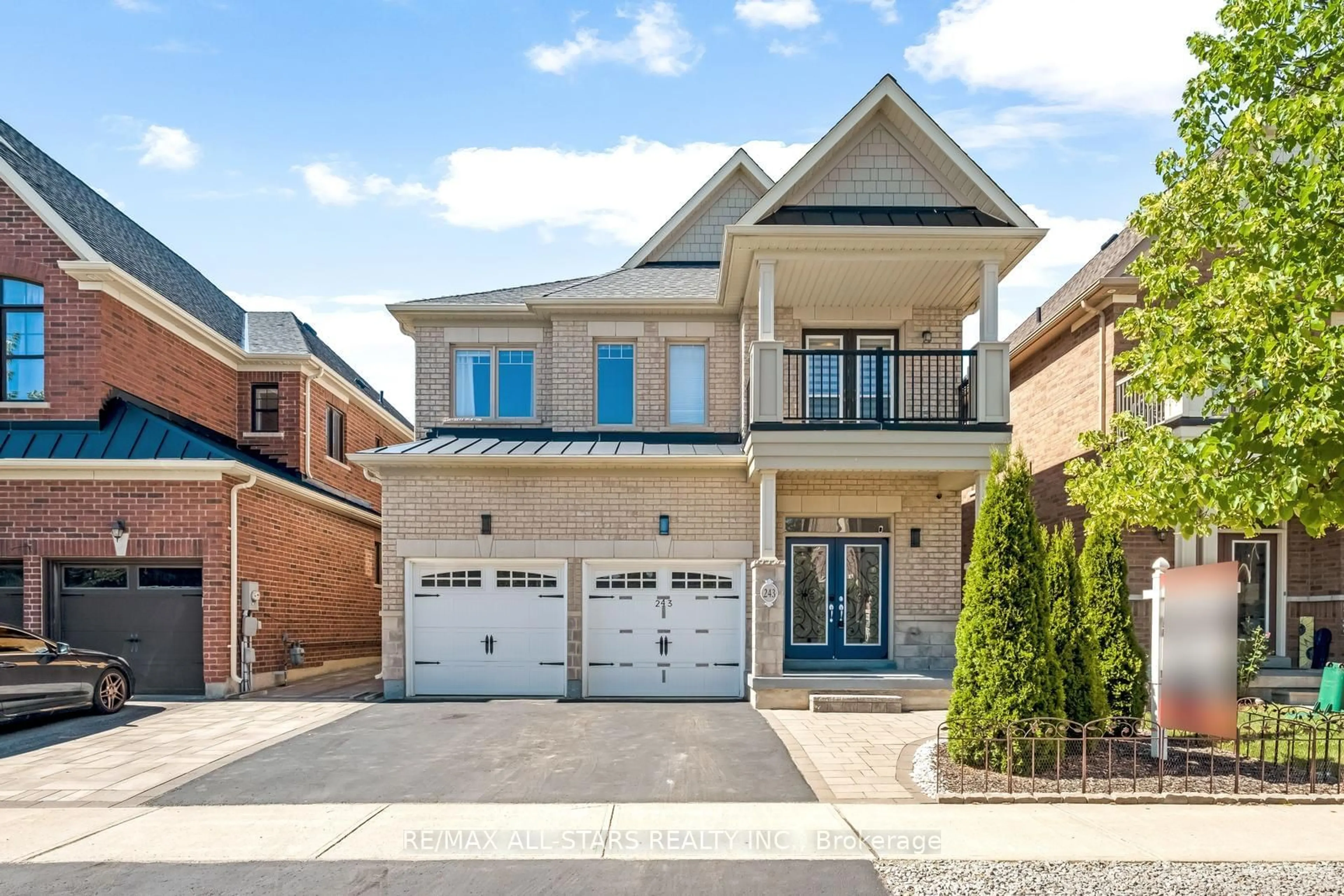 Home with brick exterior material for 243 John Davis Gate, Whitchurch-Stouffville Ontario L4A 1T5