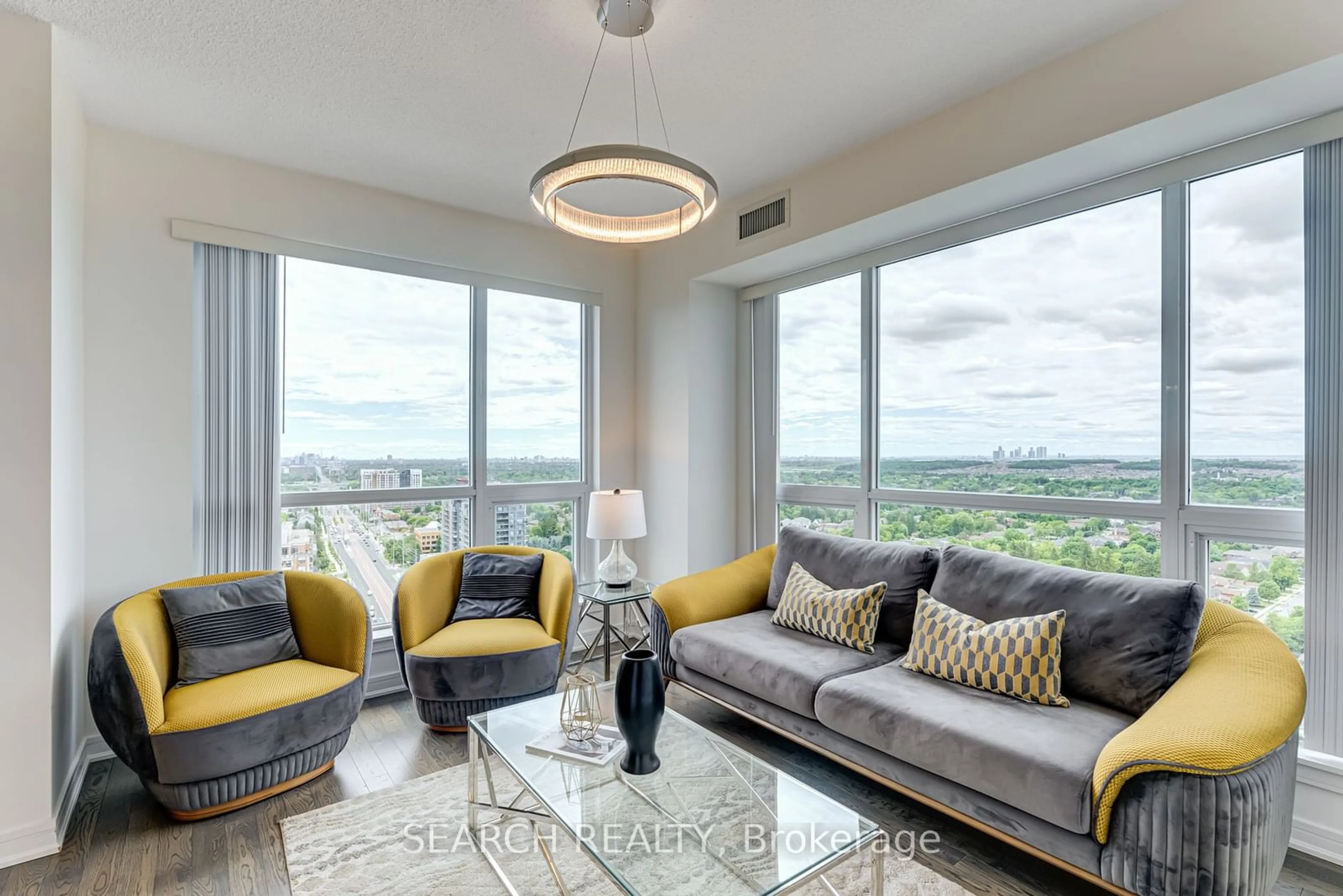 Living room for 9201 Yonge St #2307, Richmond Hill Ontario L4C 6Z2