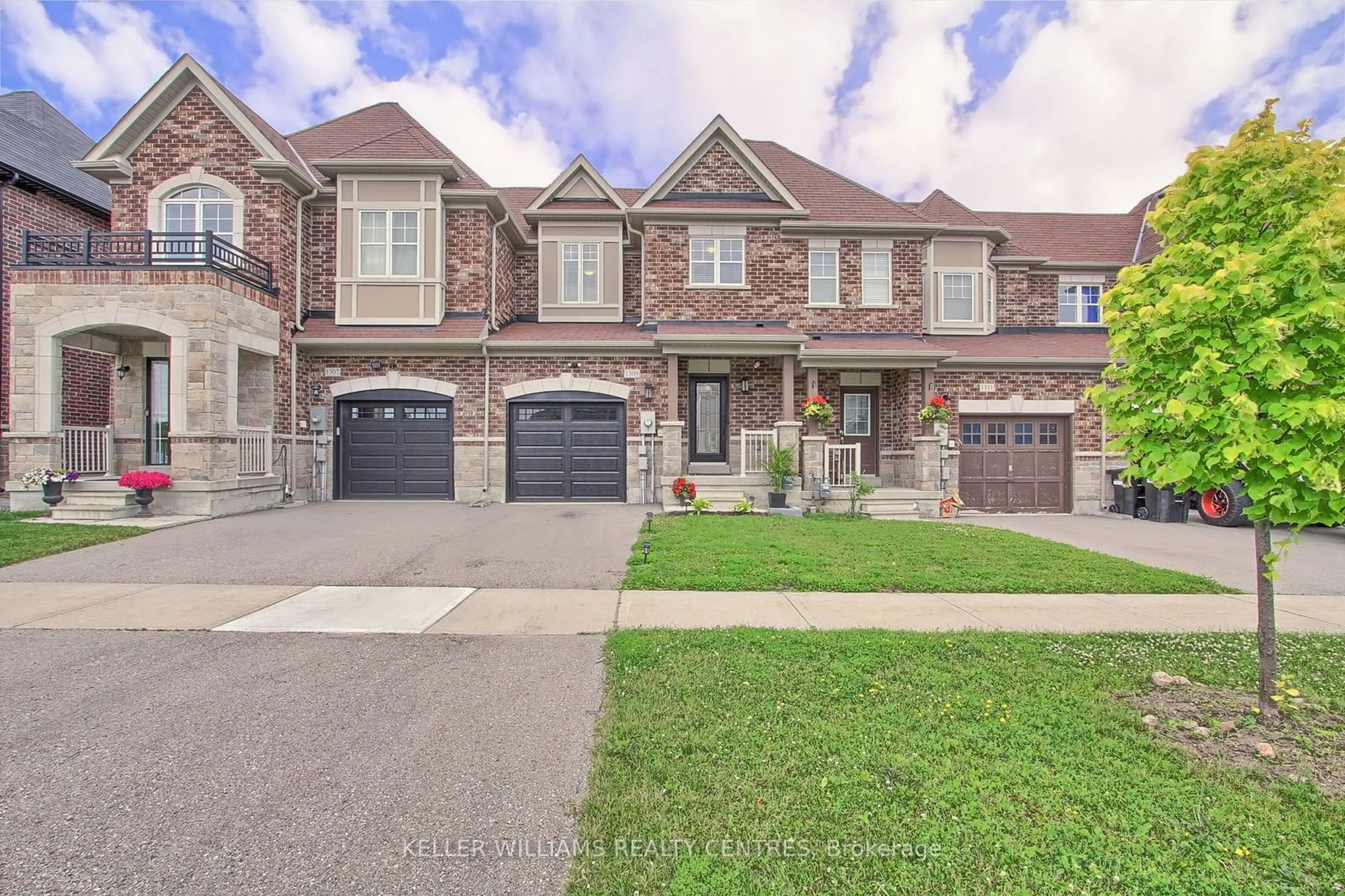 Home with brick exterior material for 1309 Lormel Gate, Innisfil Ontario L0L 1W0