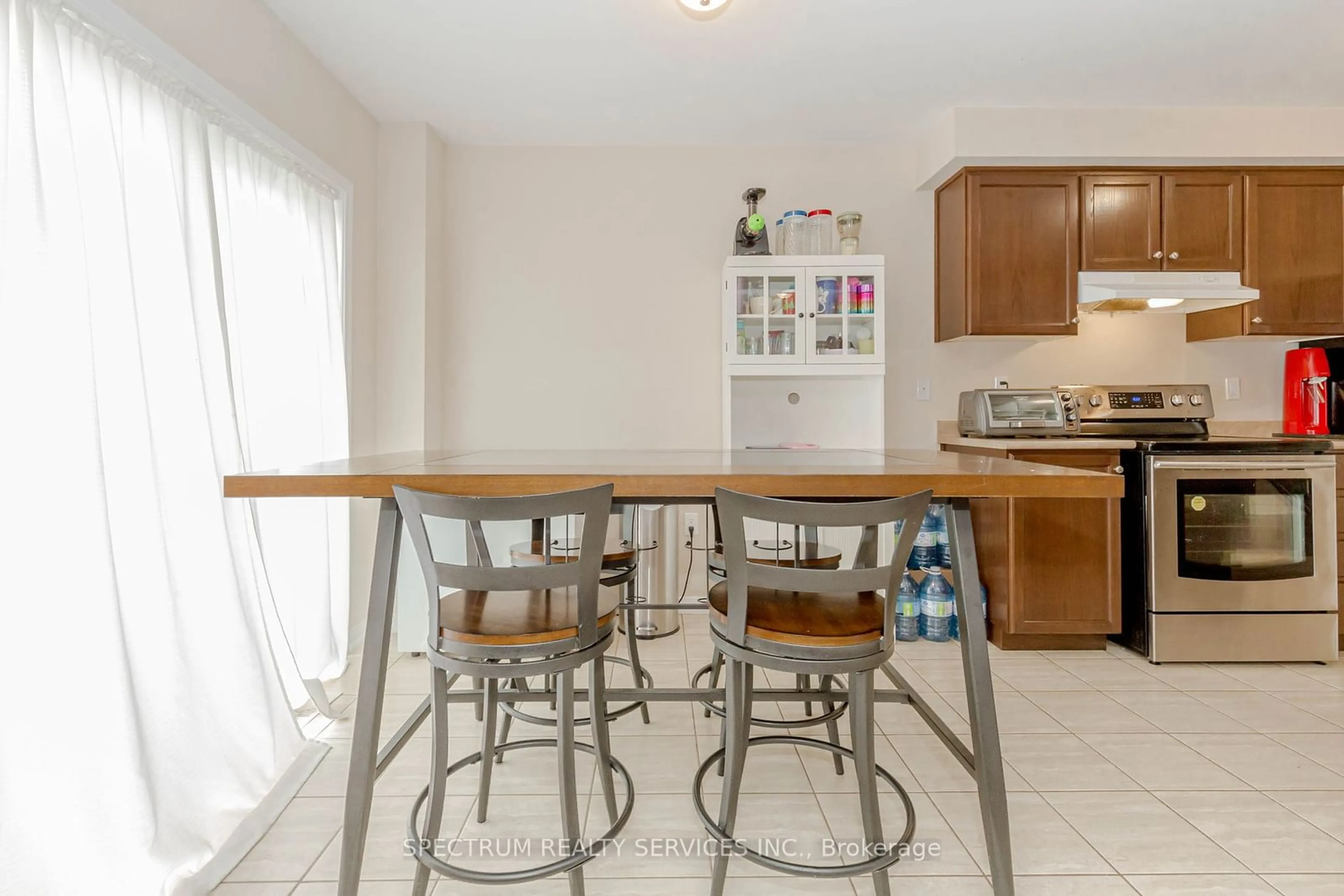 Standard kitchen for 81 Hopkins Cres, Bradford West Gwillimbury Ontario L3Z 0R7