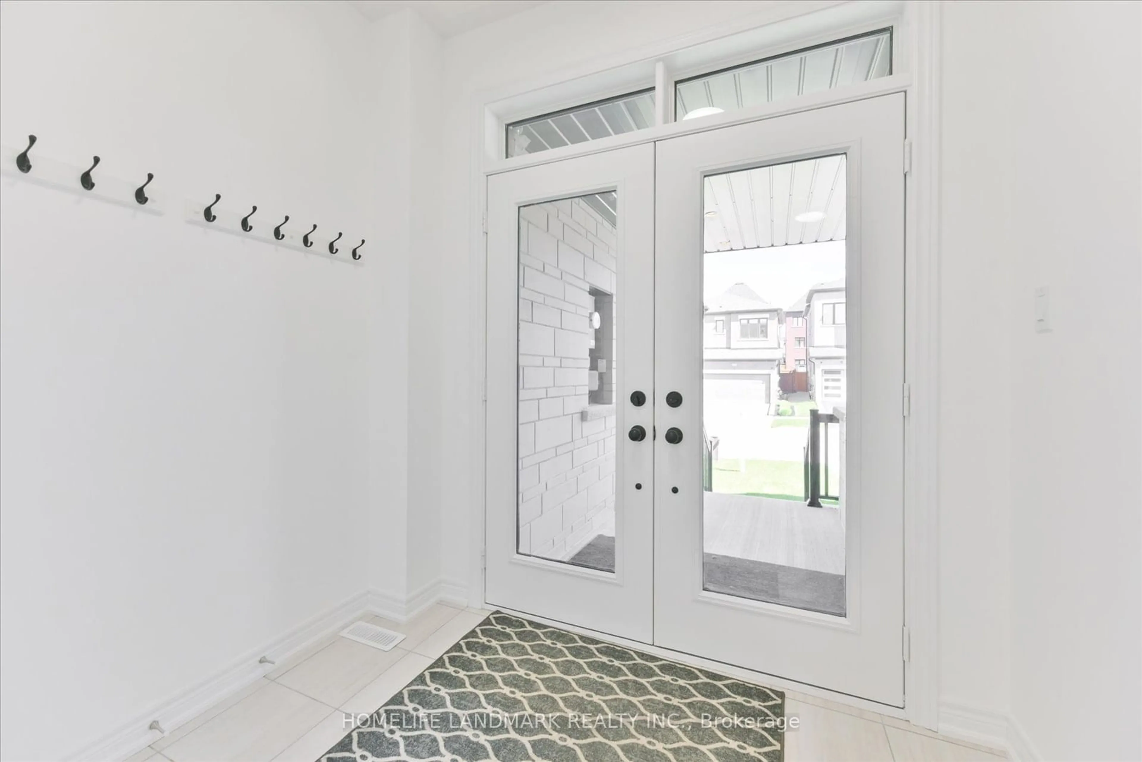 Indoor entryway for 27 Markview Rd, Whitchurch-Stouffville Ontario L4A 4W1