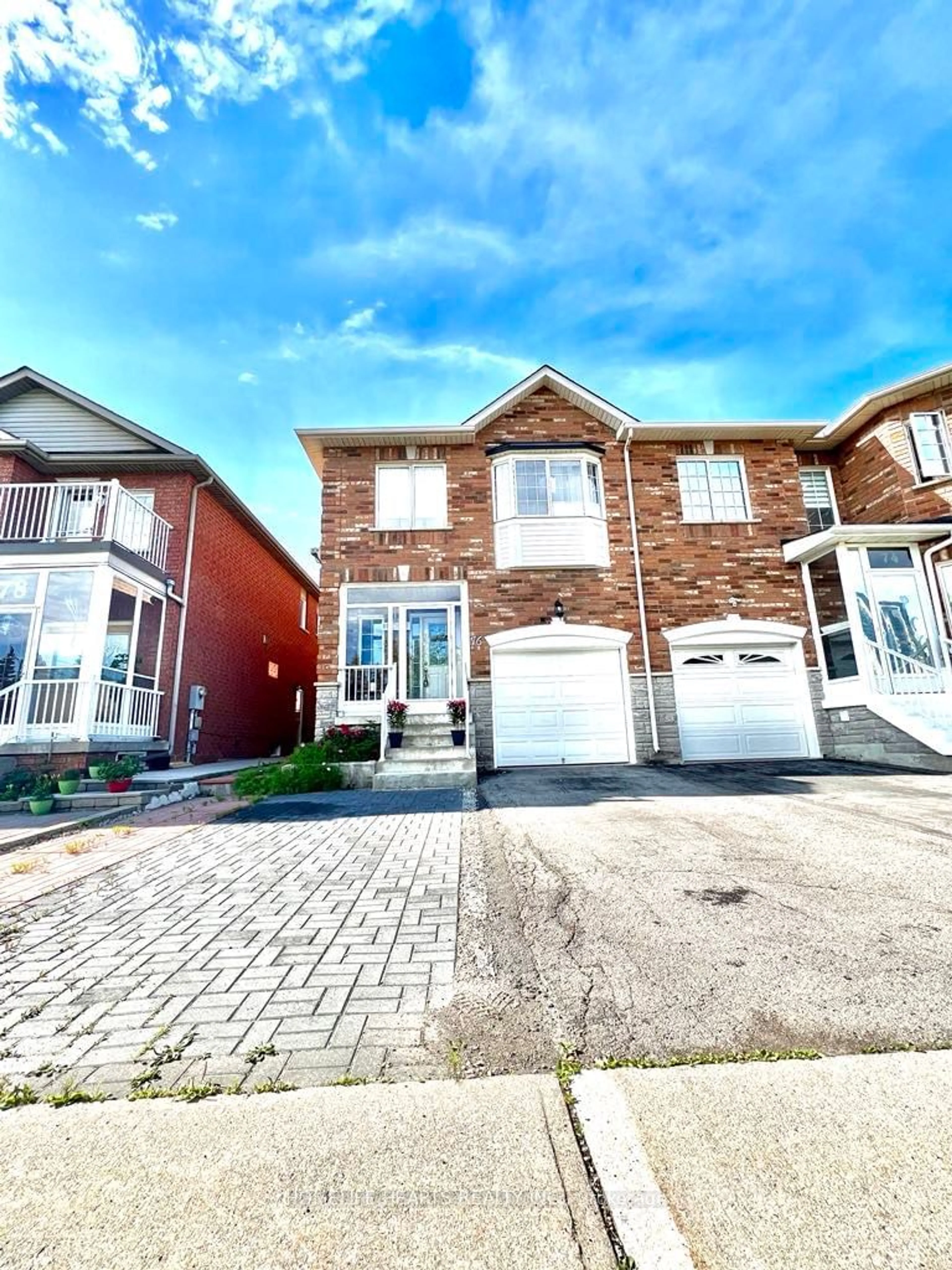 A pic from exterior of the house or condo for 76 Fieldstone Dr, Vaughan Ontario L4L 9H2