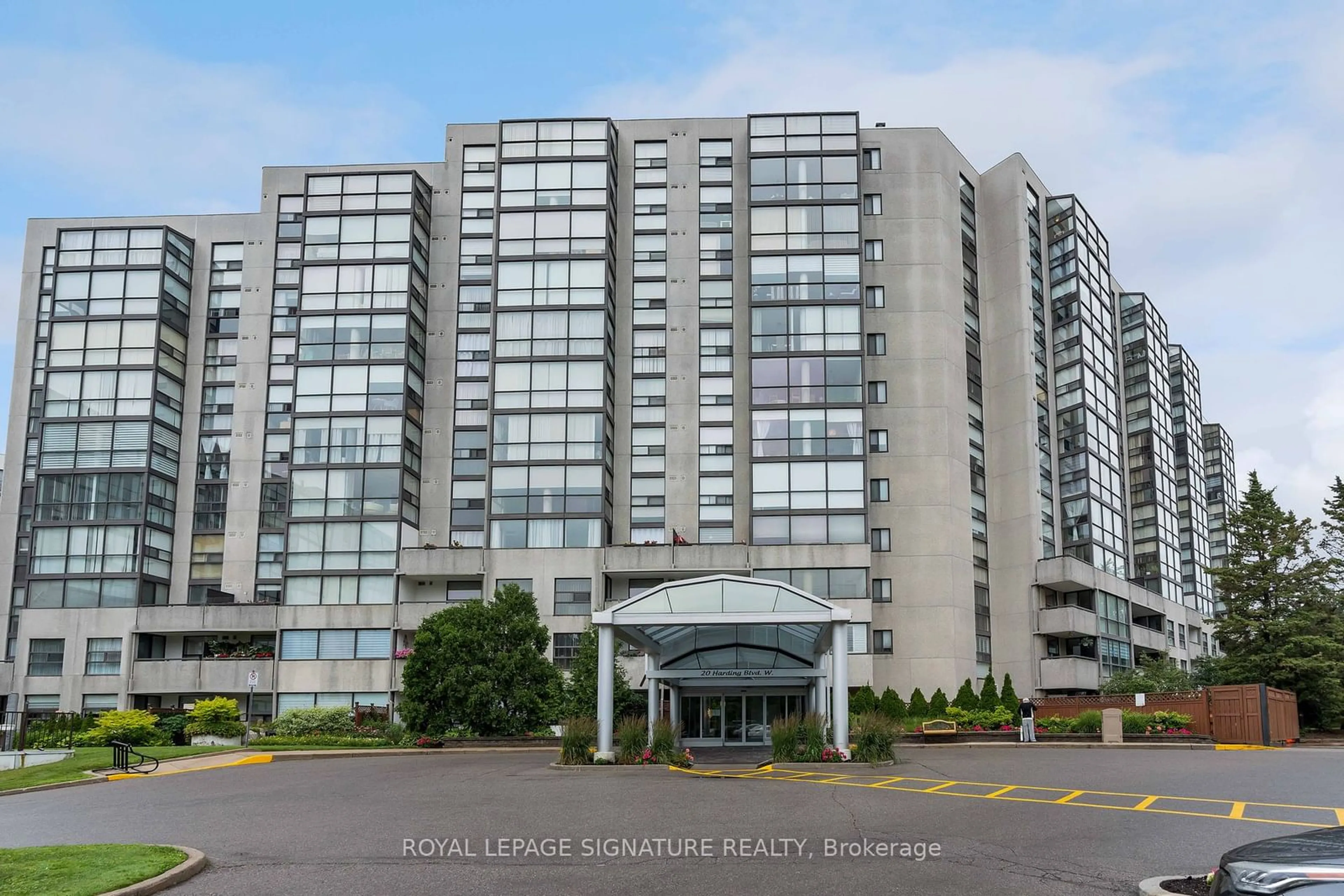 A pic from exterior of the house or condo for 20 Harding Blvd #1111, Richmond Hill Ontario L4C 9S4