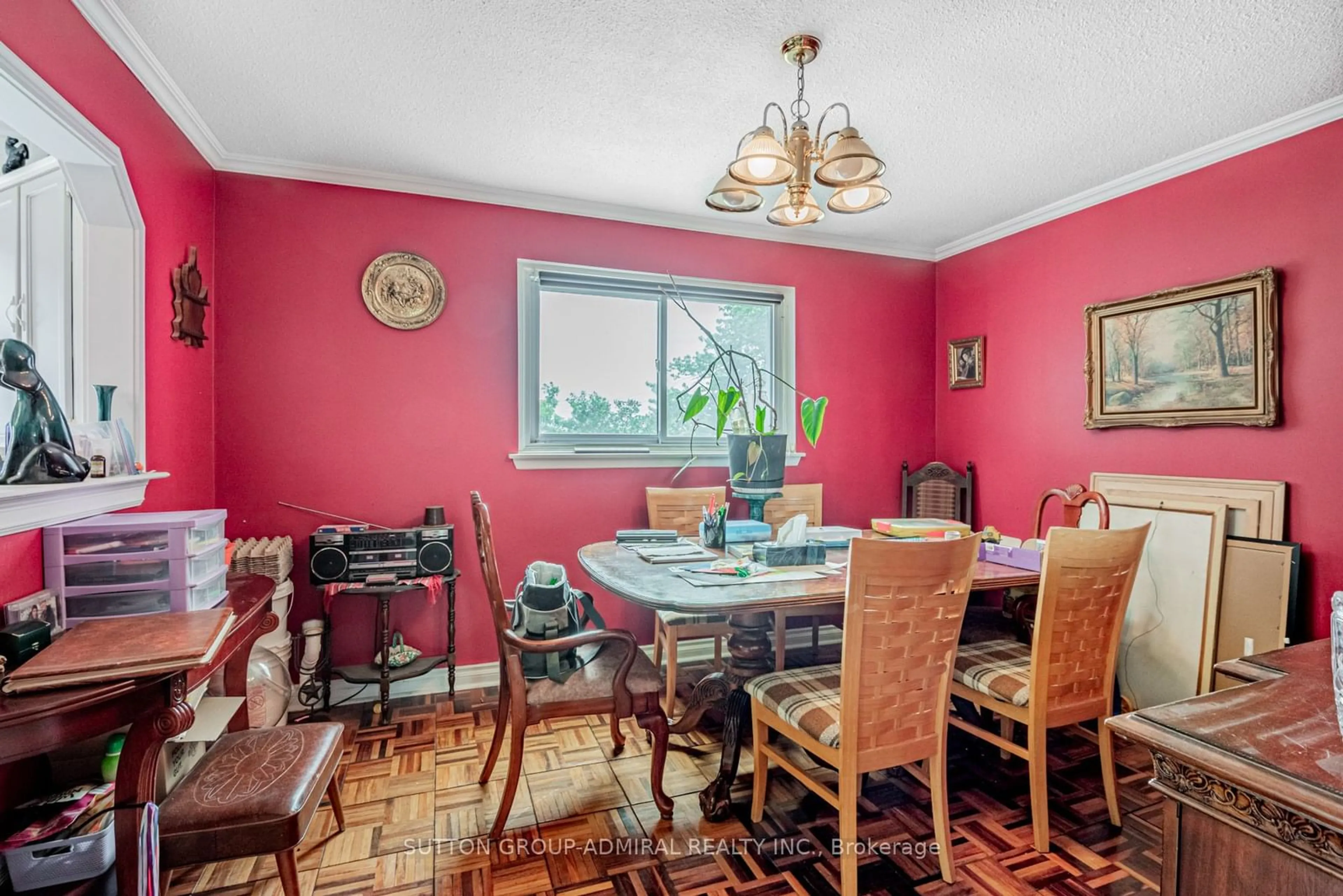 Dining room for 204 Britannia Ave, Bradford West Gwillimbury Ontario L3Z 1A5