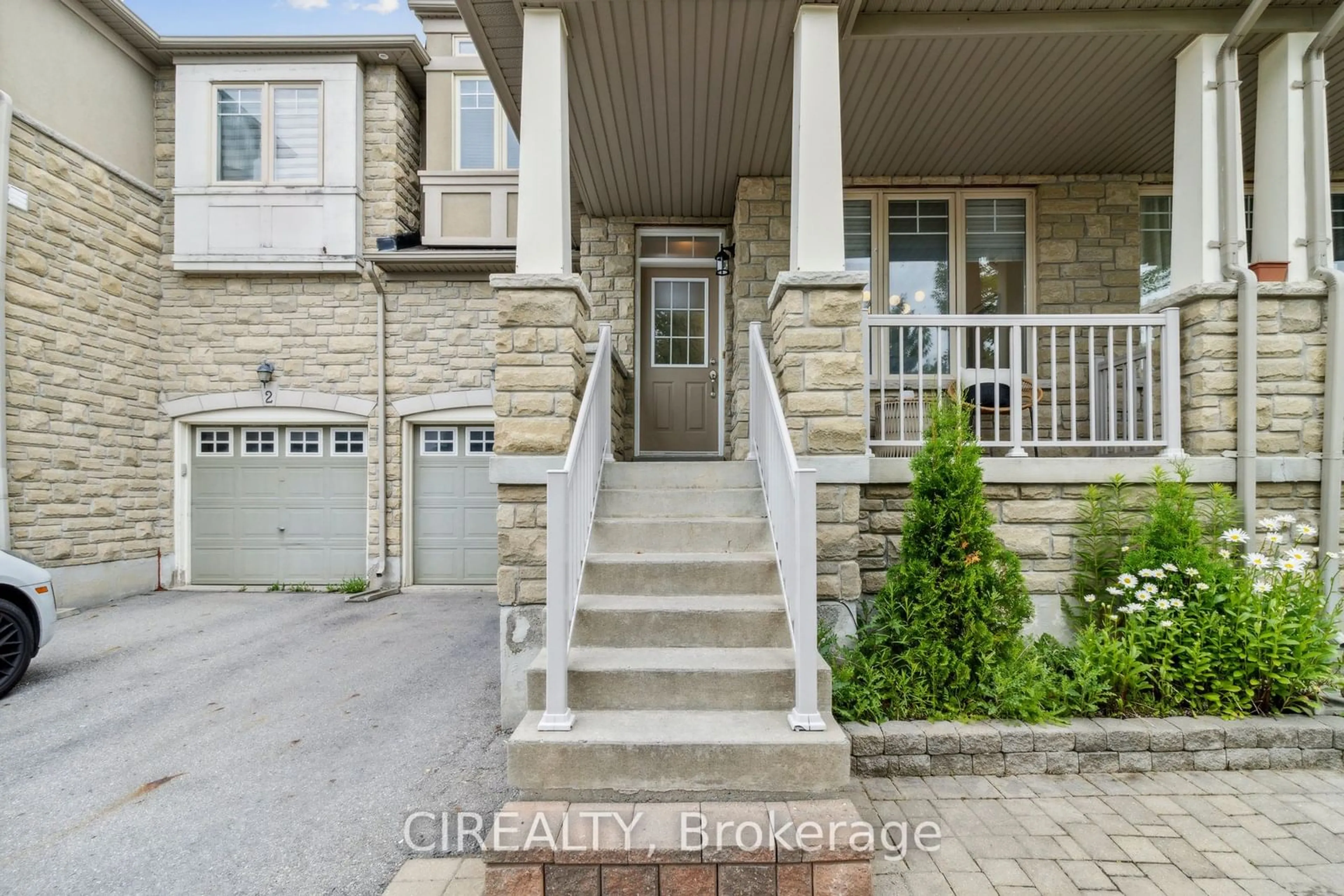 A pic from exterior of the house or condo for 4 Thistle Ave, Richmond Hill Ontario L4E 0C1