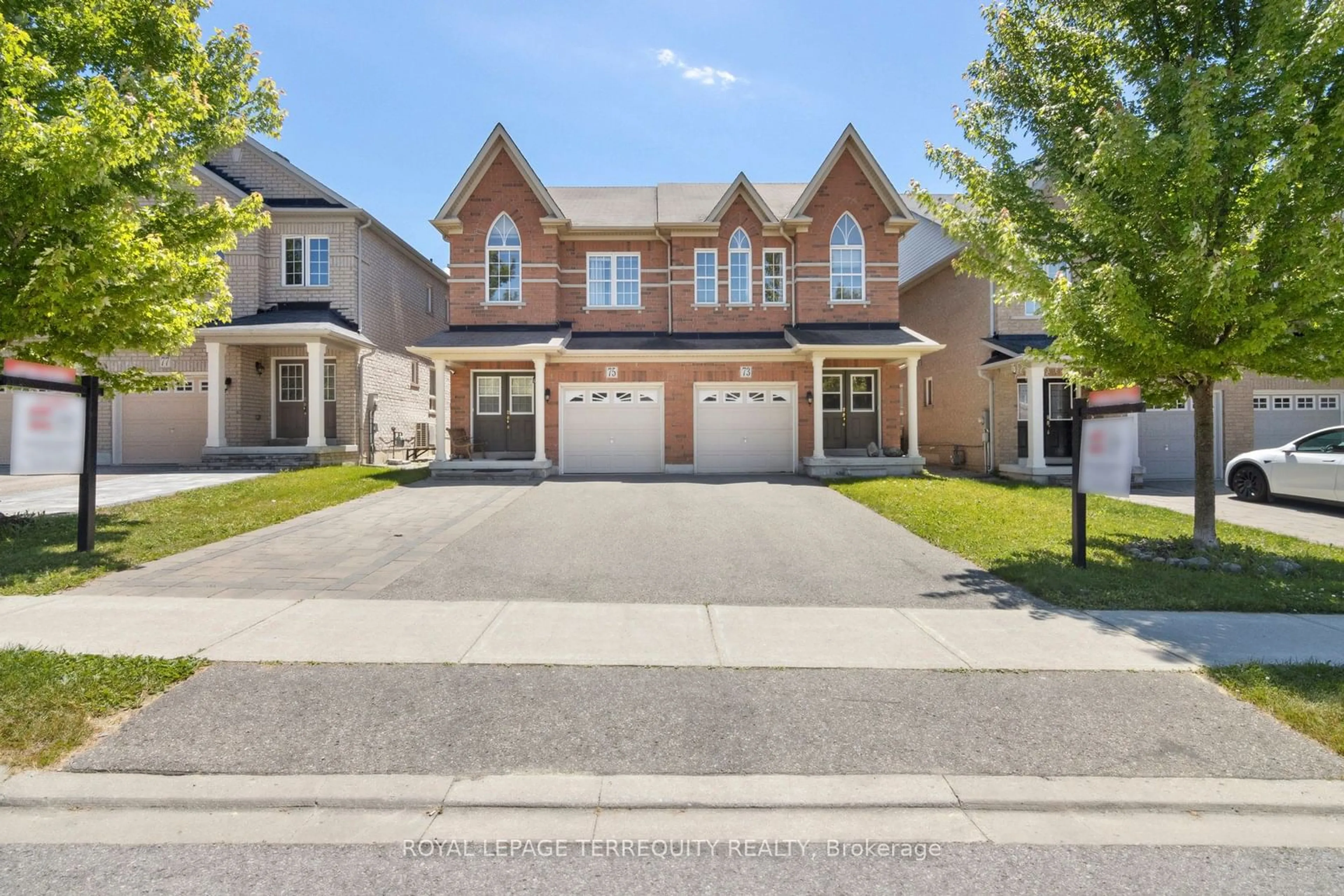 Frontside or backside of a home for 73 Harvest Hills Blvd, East Gwillimbury Ontario L9N 0B4