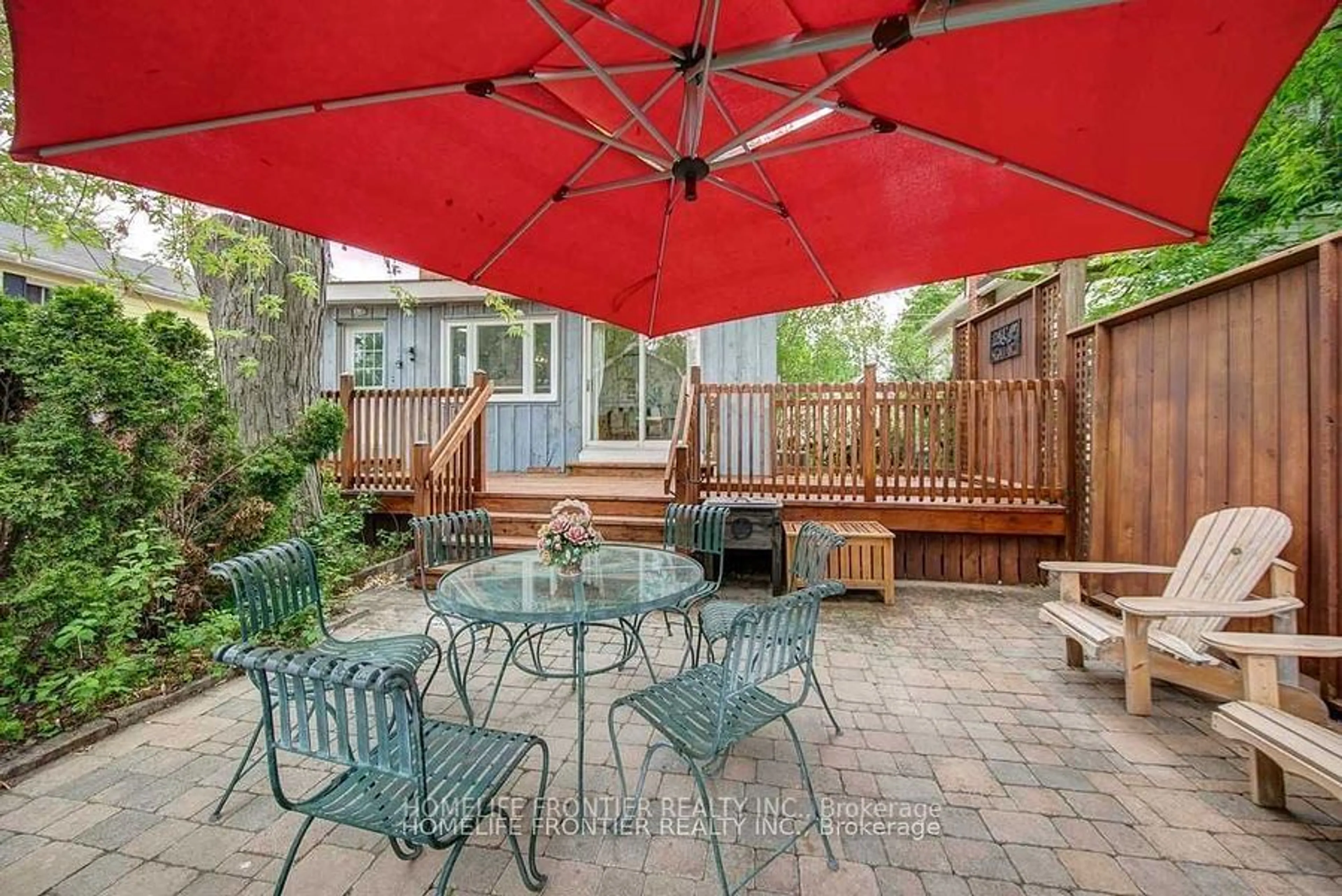 Patio for 81 Centre St, Richmond Hill Ontario L4C 1A3