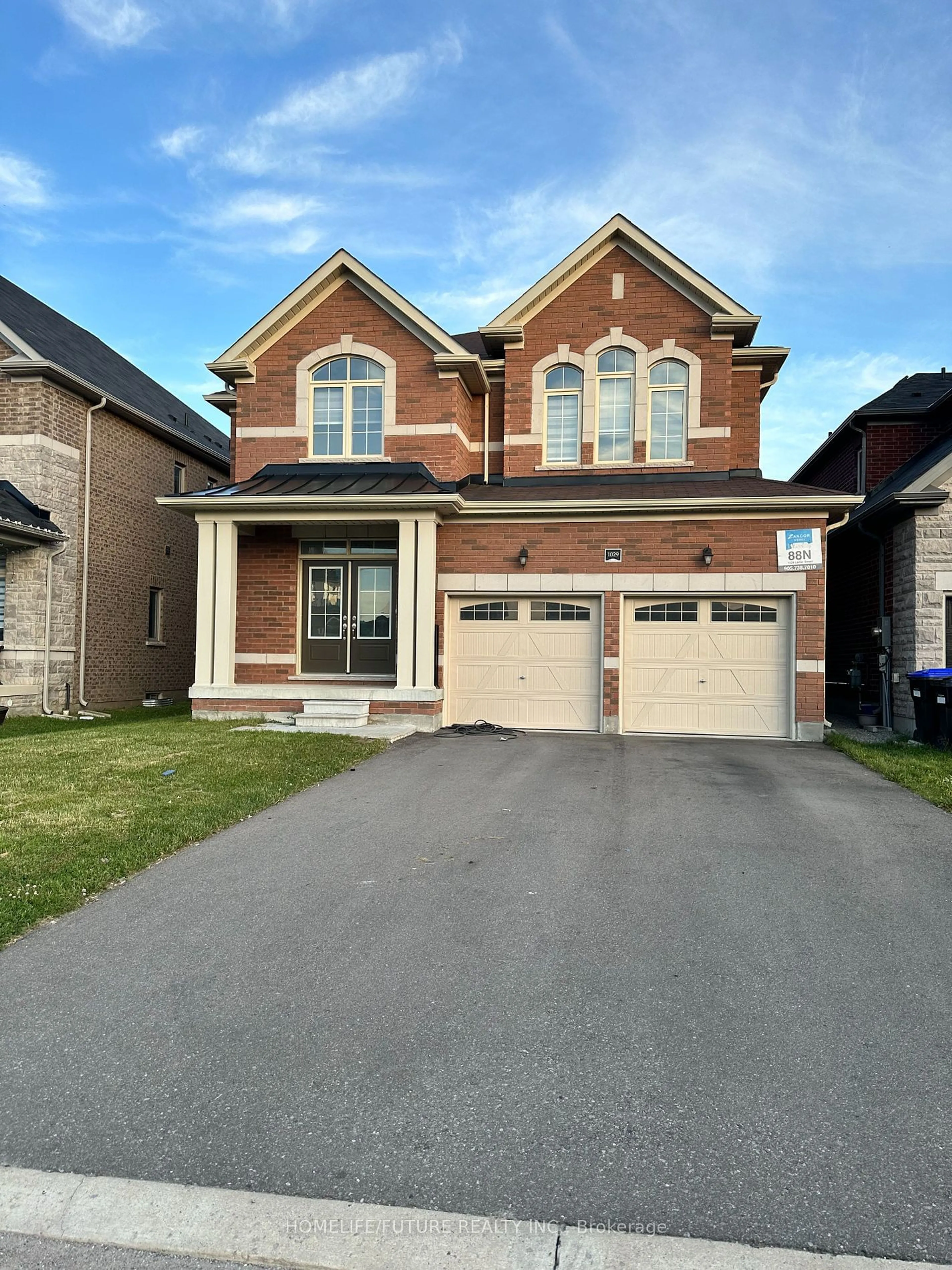 Home with brick exterior material for 1029 Larter St, Innisfil Ontario L9S 0N4