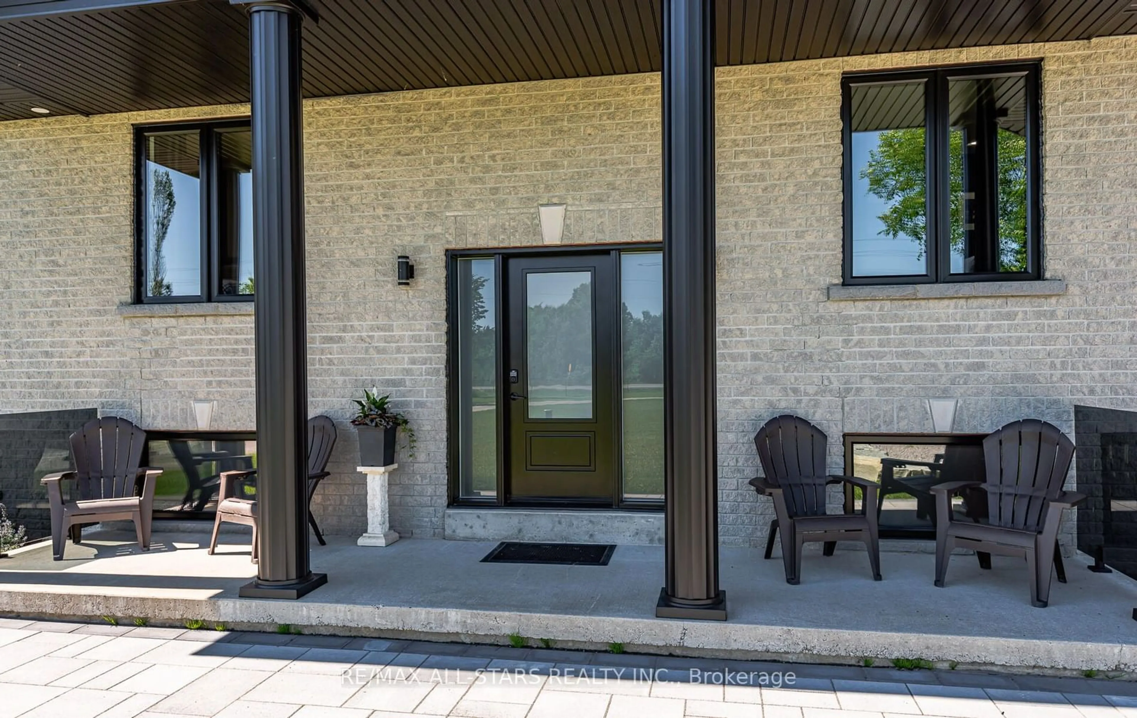 Patio for 2388 Baseline Rd, Georgina Ontario L4P 3E9