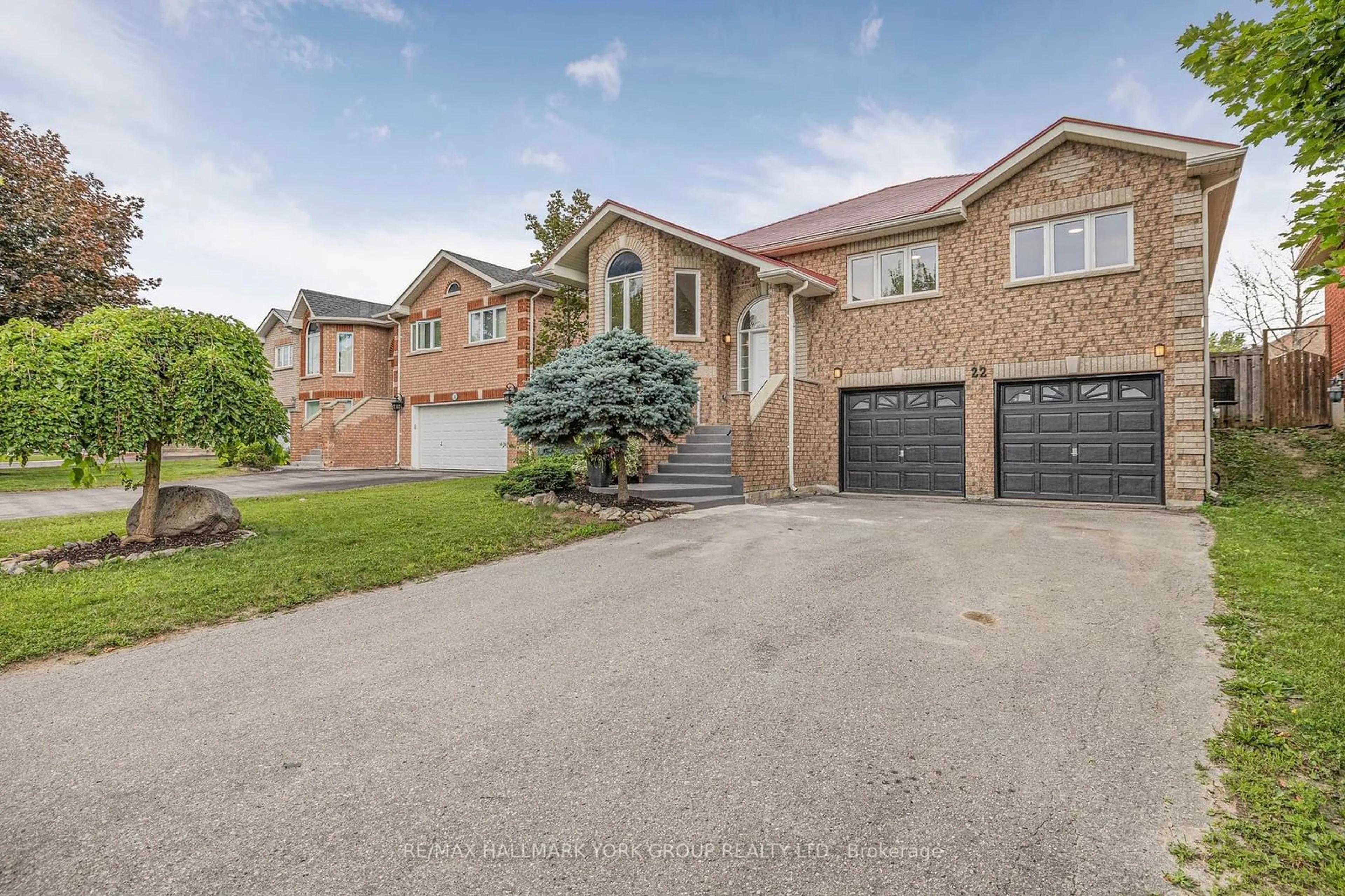 Frontside or backside of a home for 22 Kerfoot Cres, Georgina Ontario L4P 4C1