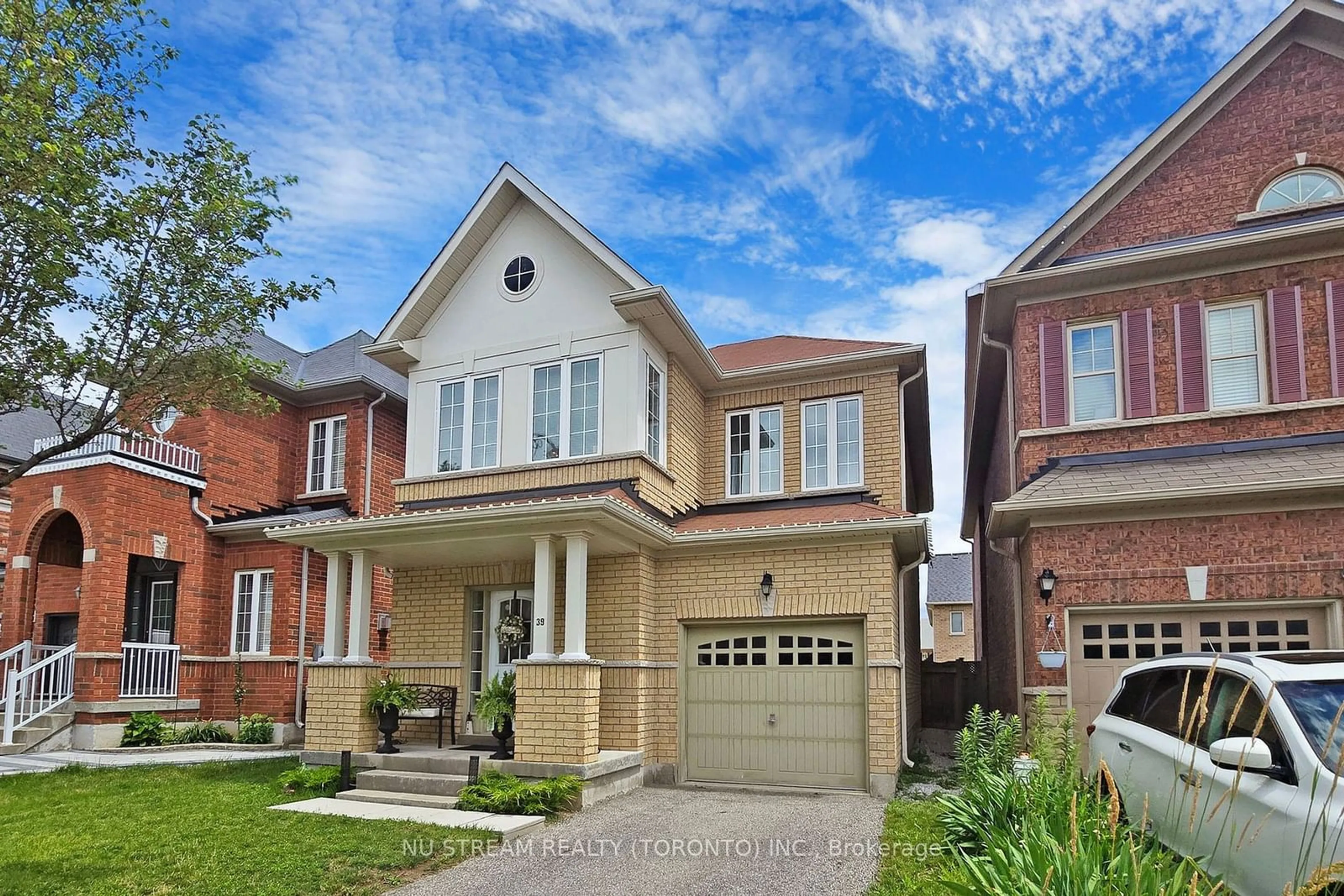 Home with brick exterior material for 39 Silverado Hills Dr, Markham Ontario L6C 0H2