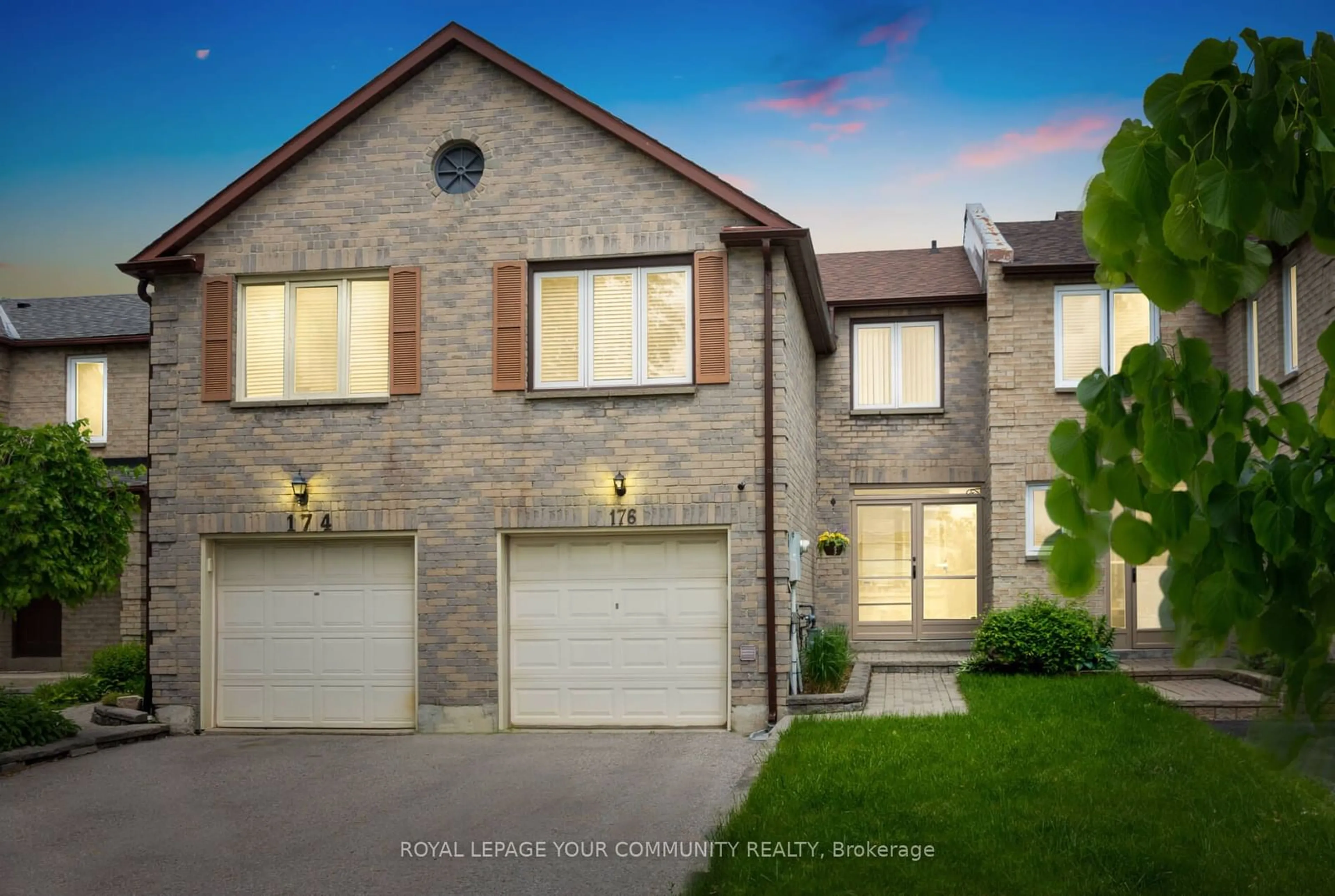 A pic from exterior of the house or condo for 176 Observatory Lane, Richmond Hill Ontario L4C 8K7