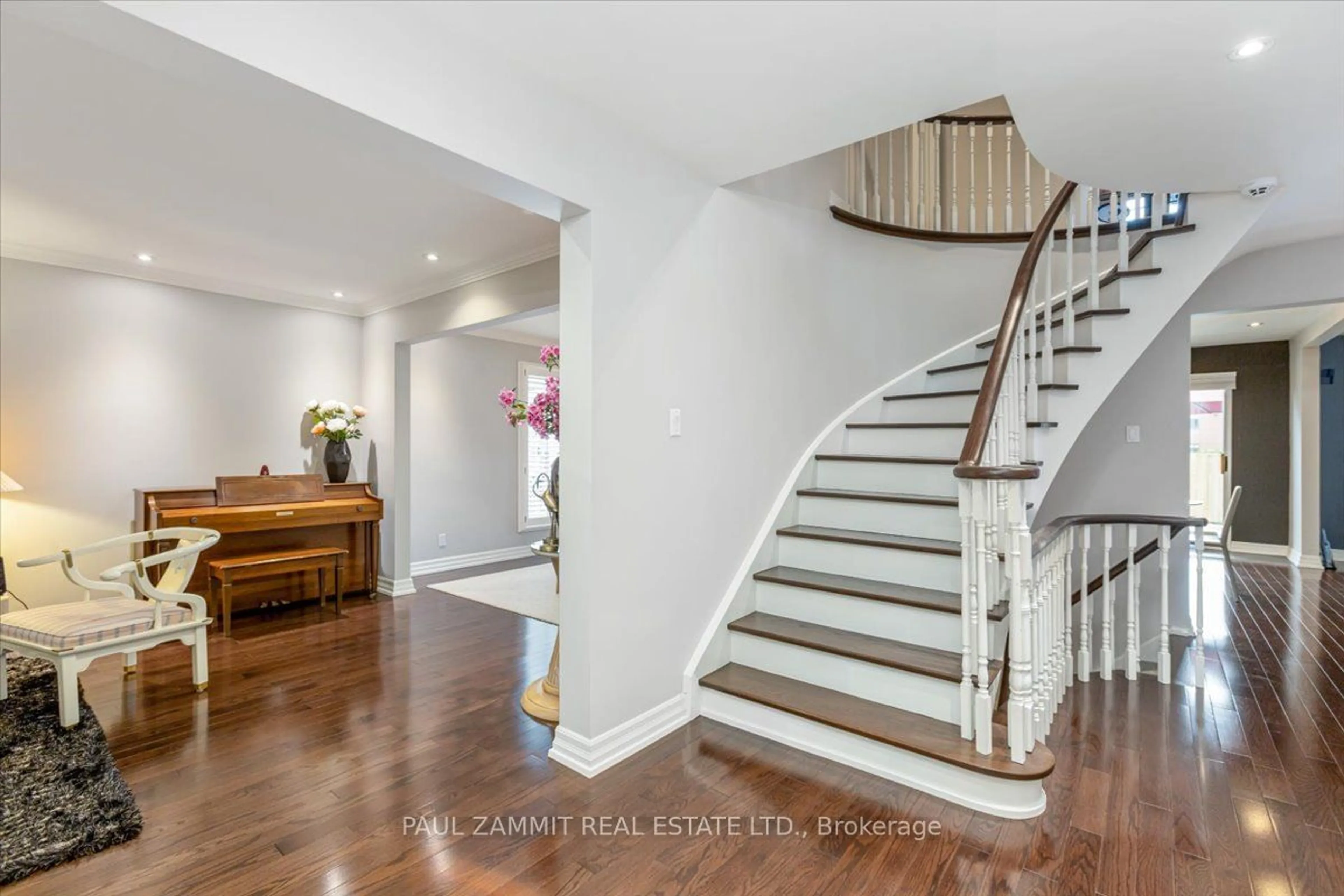 Stairs for 11 Granada Crt, Markham Ontario L3T 4V3