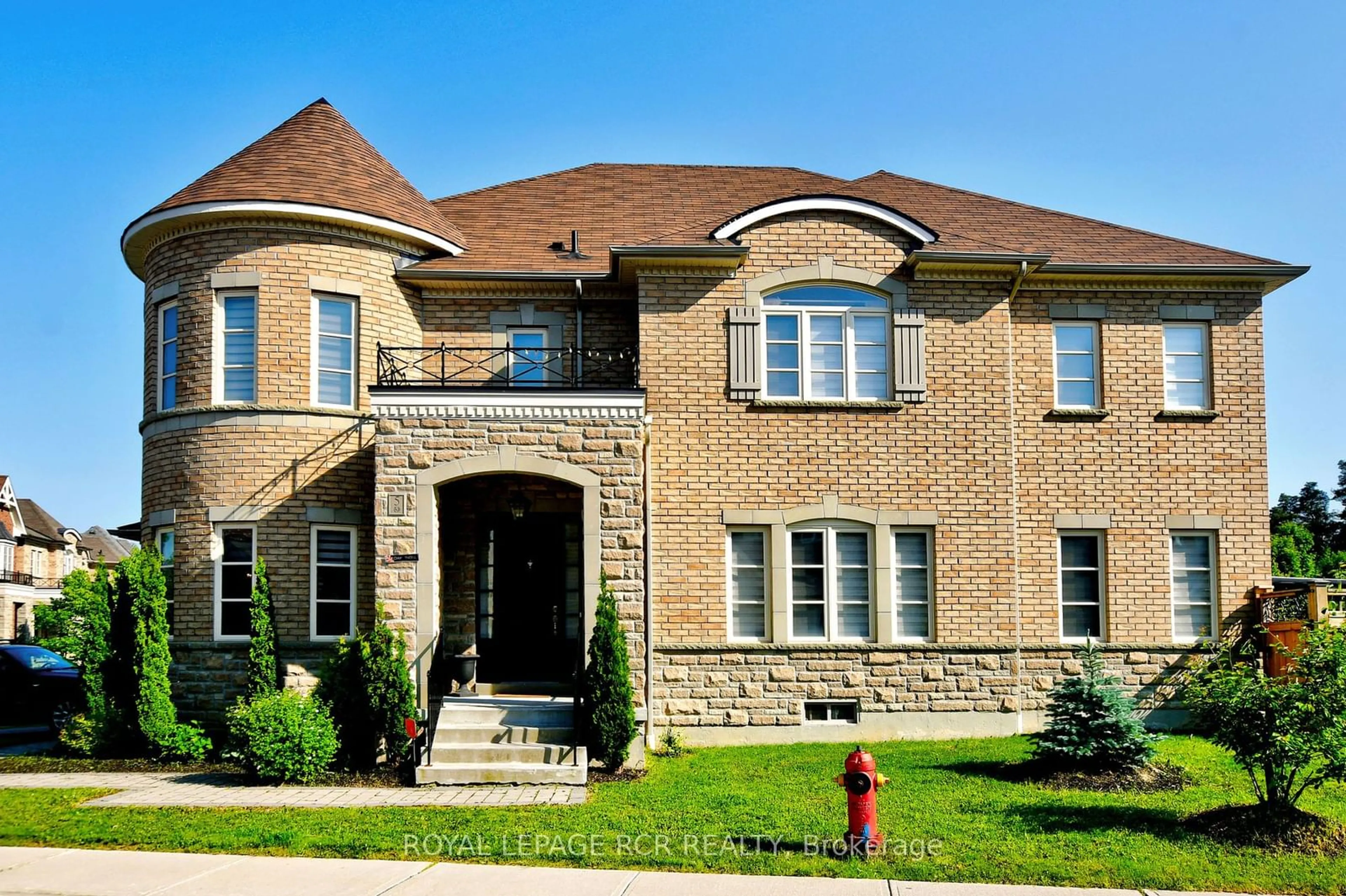 Home with brick exterior material for 5 Sundew Lane, Richmond Hill Ontario L4E 1C3
