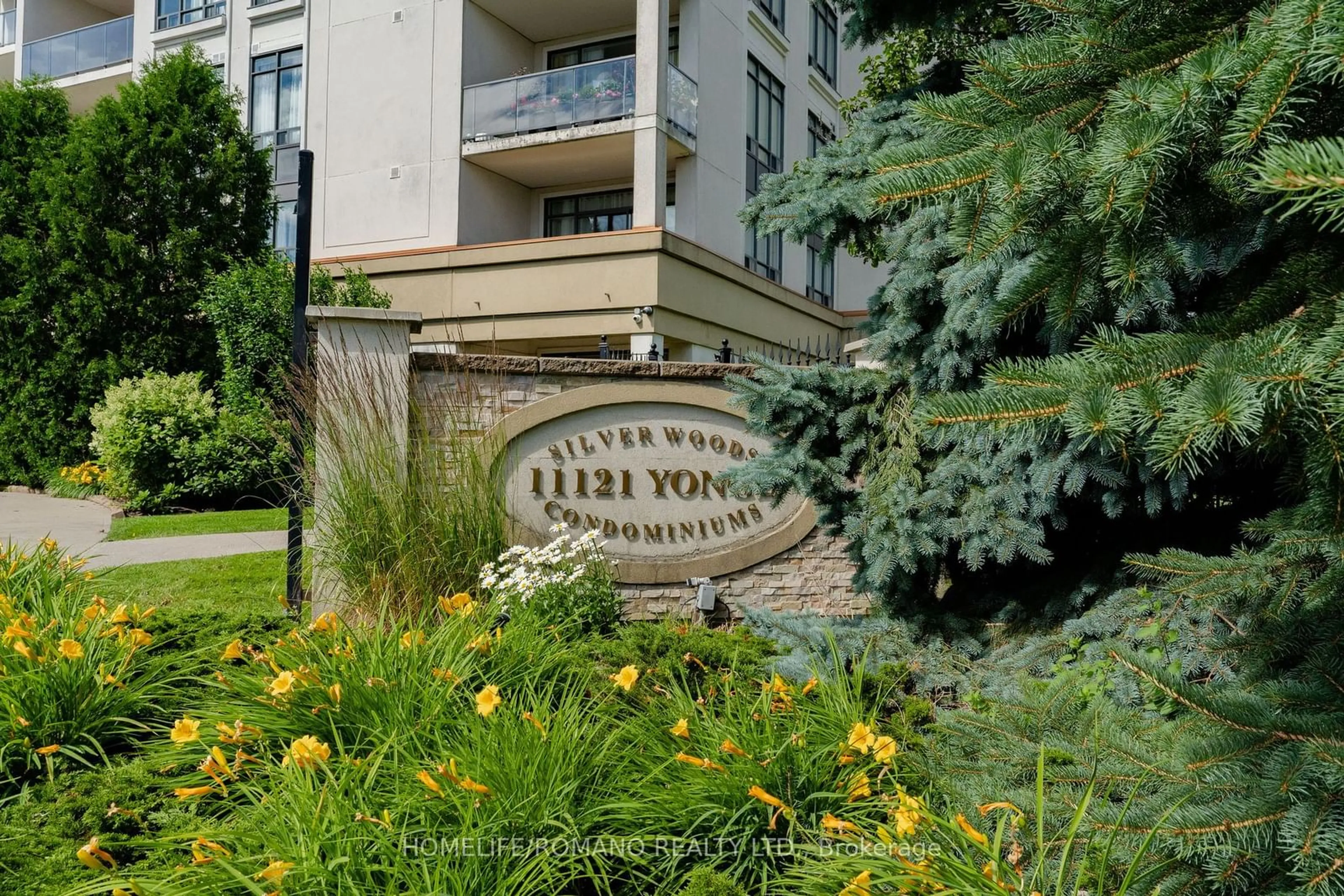 A pic from exterior of the house or condo for 11121 Yonge St #507, Richmond Hill Ontario L4C 0S7