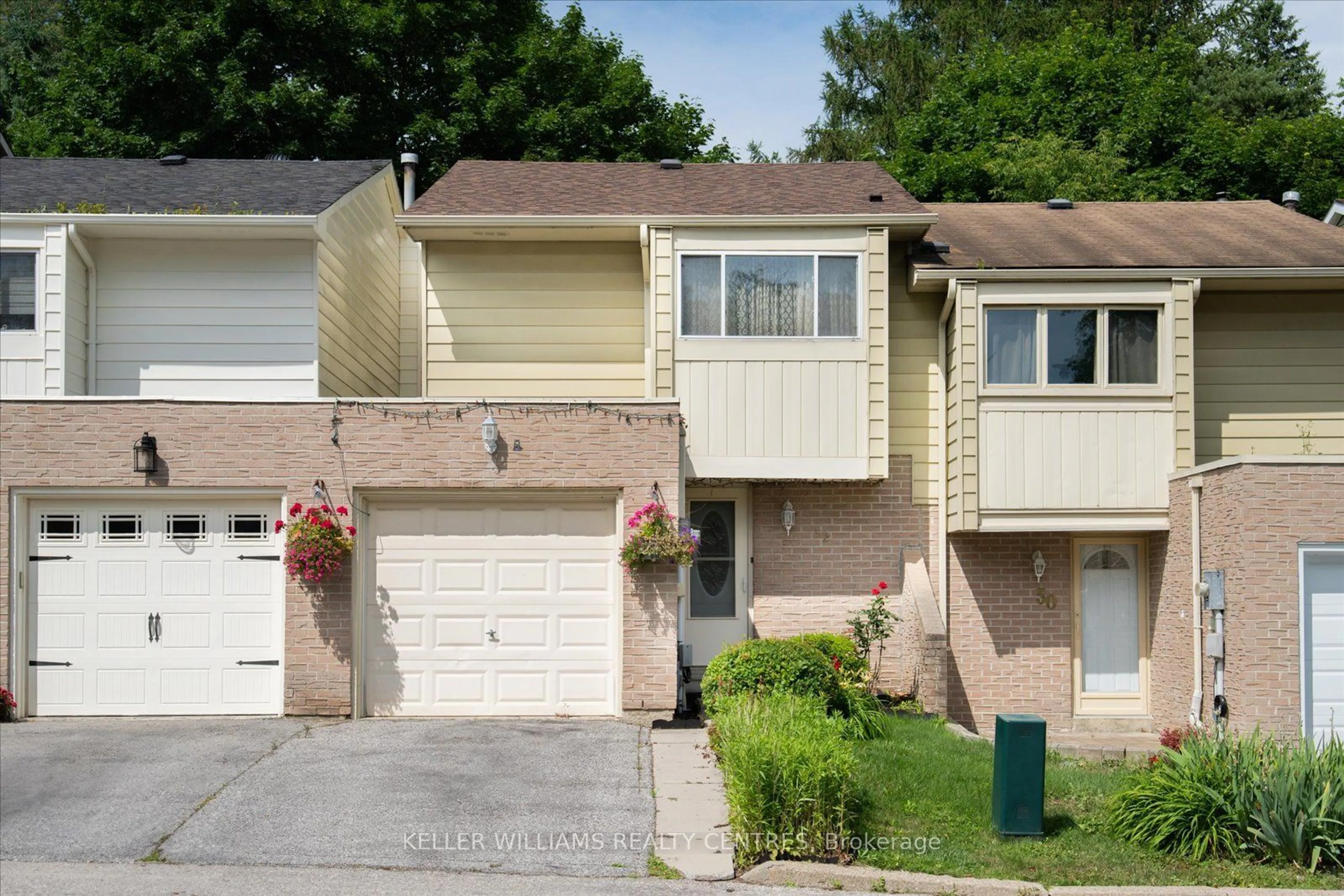 A pic from exterior of the house or condo for 52 Deer Run Cres, Bradford West Gwillimbury Ontario L3Z 1N2