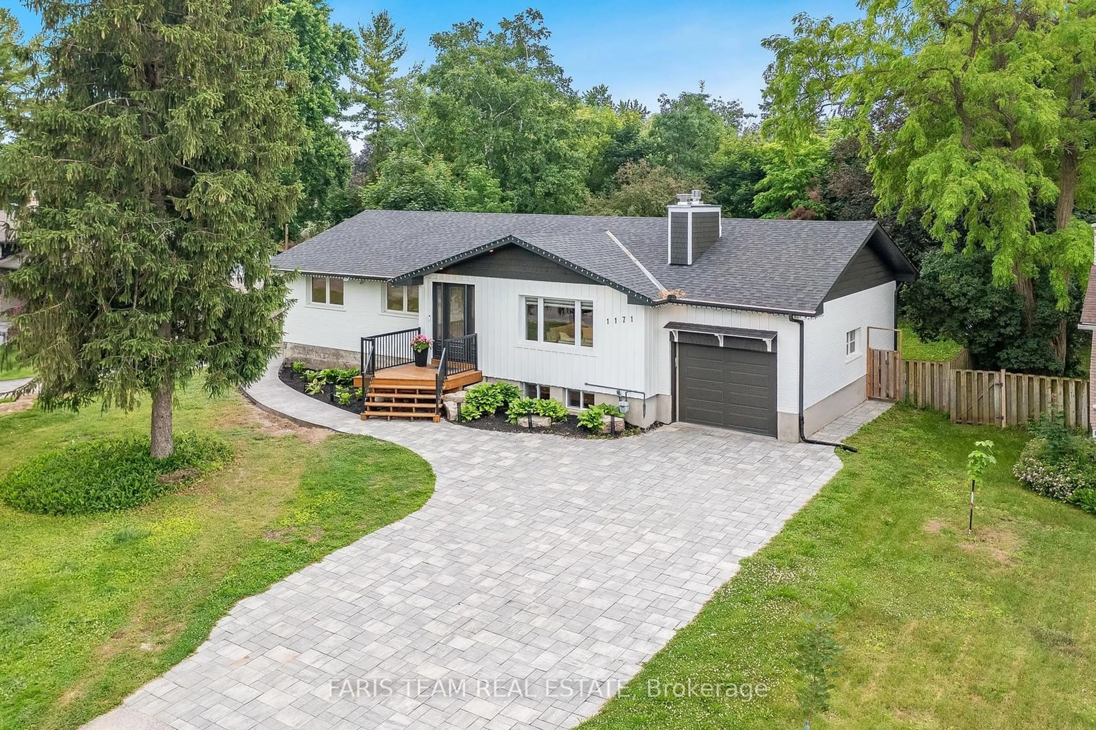 Frontside or backside of a home for 1171 North Shore Dr, Innisfil Ontario L0L 1R0