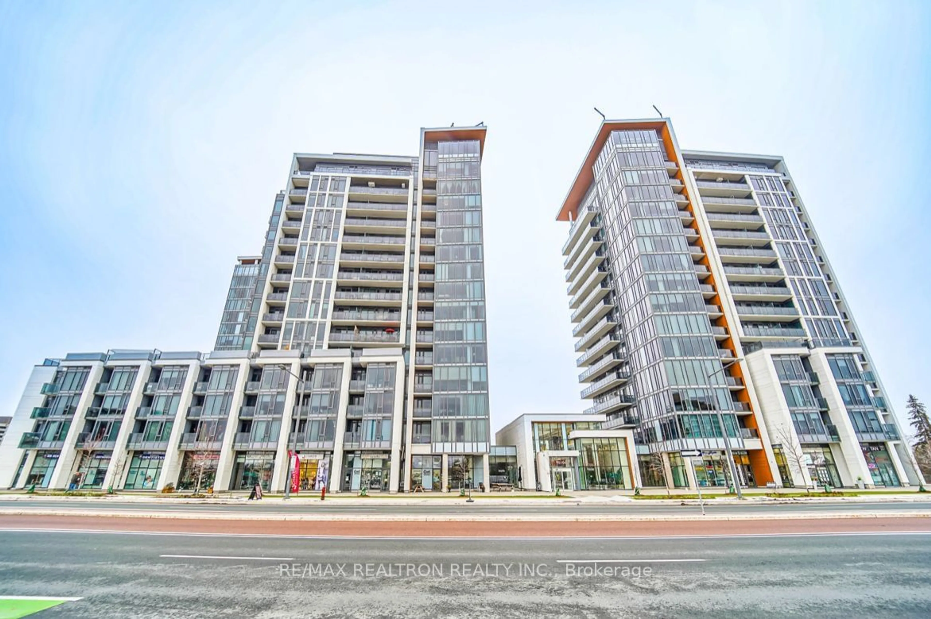 A pic from exterior of the house or condo for 9600 Yonge St #1109, Richmond Hill Ontario L4C 0X3