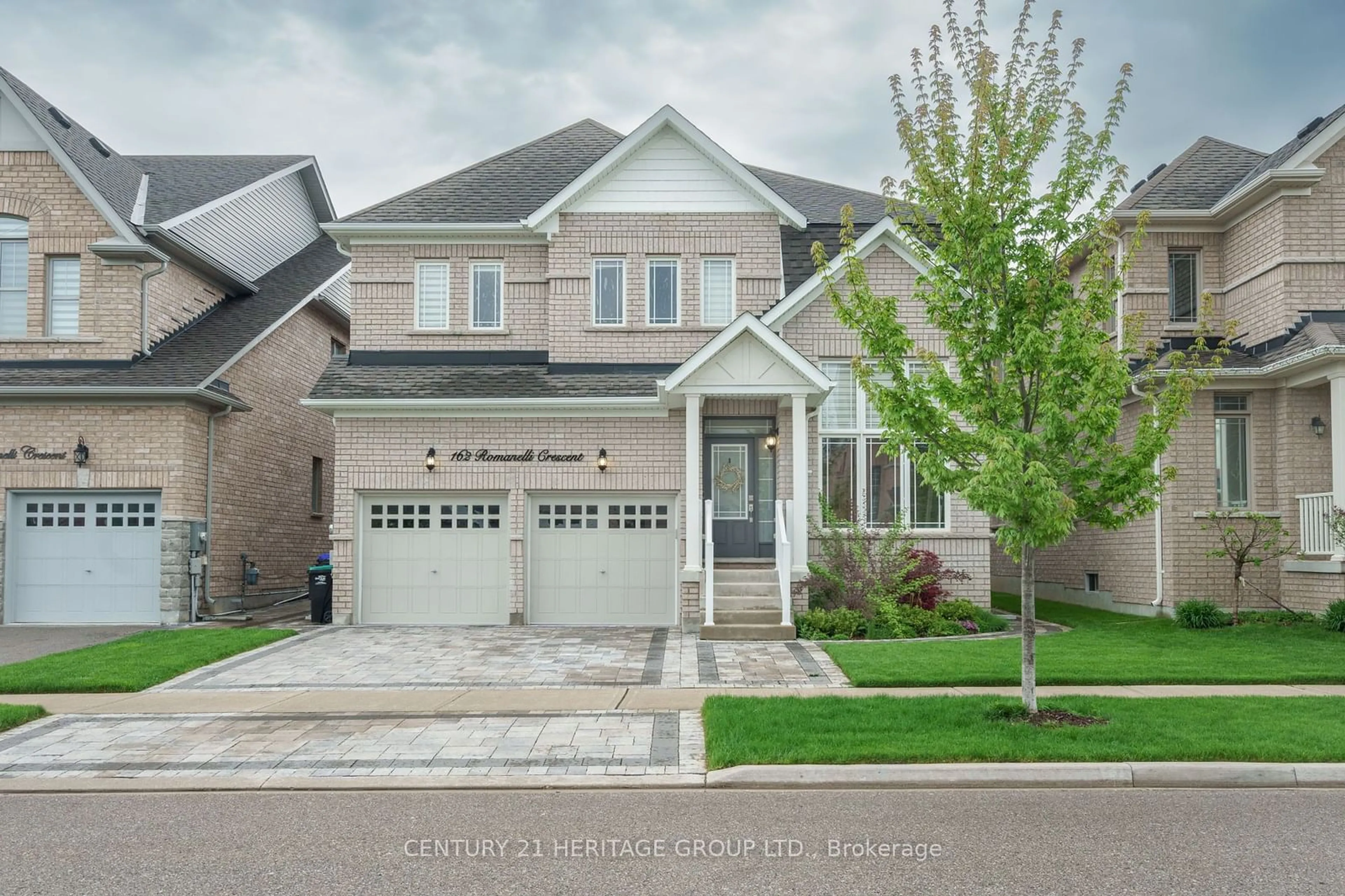 Home with brick exterior material for 162 Romanelli Cres, Bradford West Gwillimbury Ontario L3Z 0X6