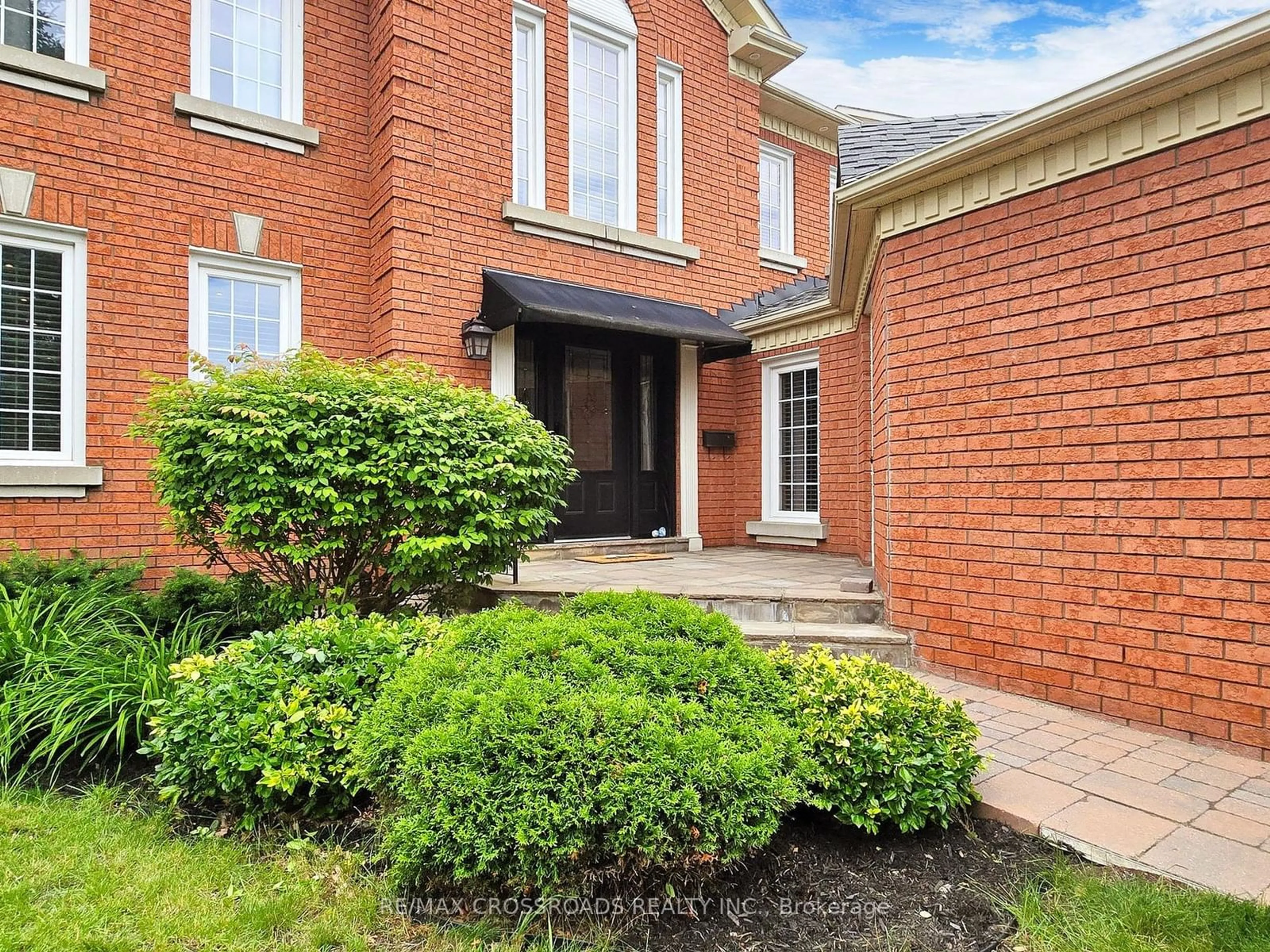 Home with brick exterior material for 156 Regent St, Richmond Hill Ontario L4C 9N9