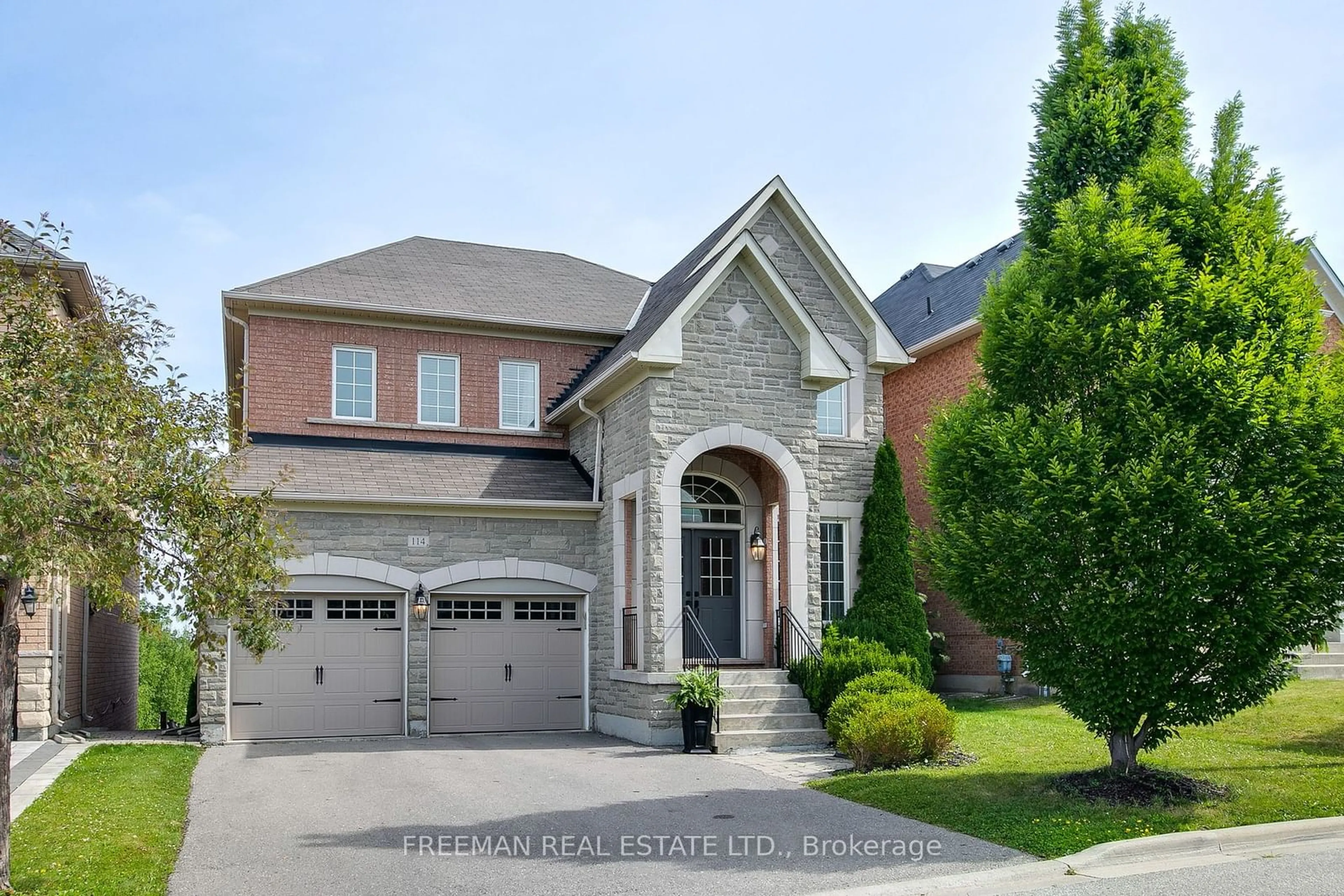 Home with brick exterior material for 114 Santa Amato Cres, Vaughan Ontario L4J 0G1