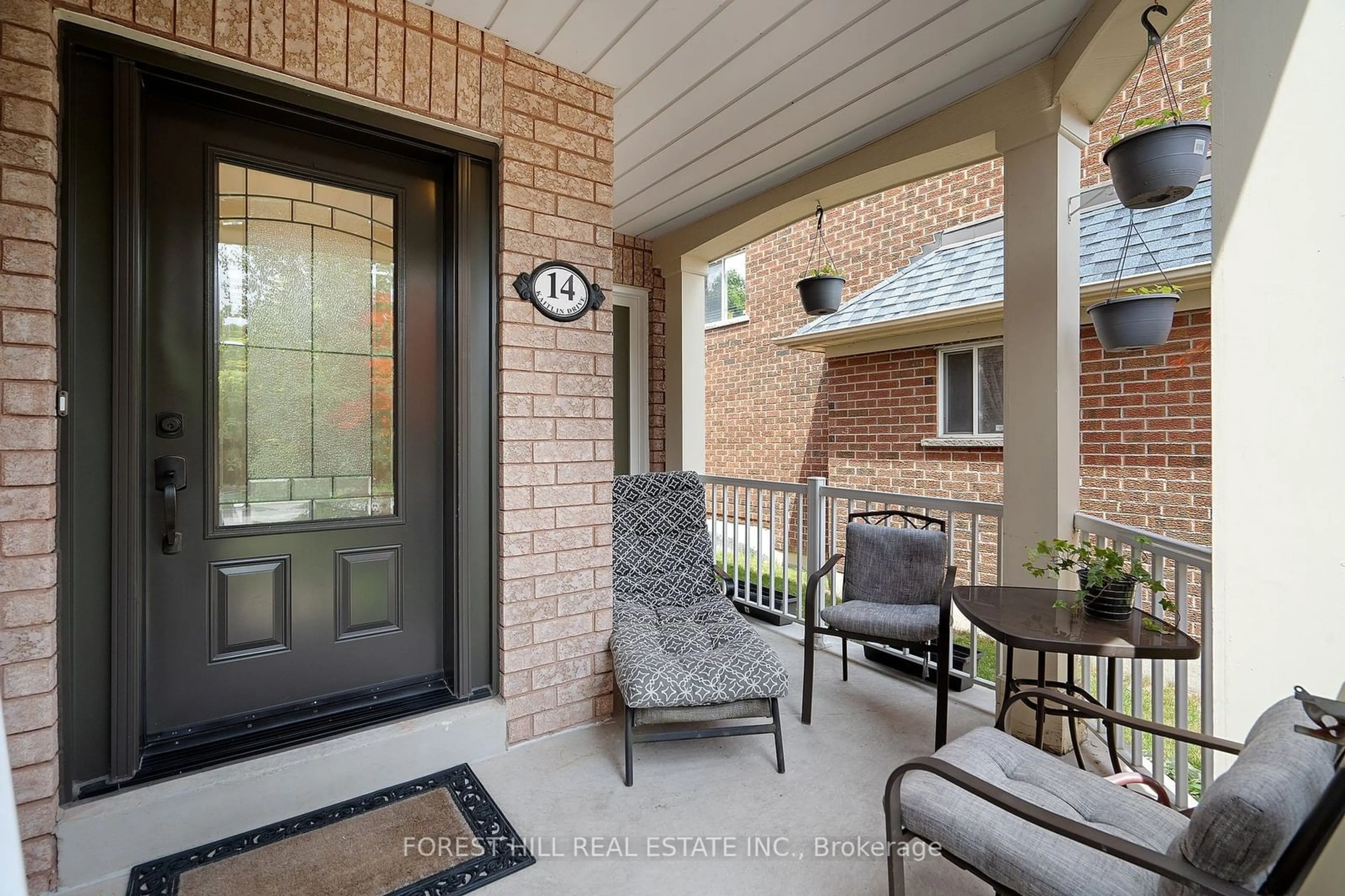 Indoor entryway for 14 Kaitlin Dr, Richmond Hill Ontario L4E 3W6