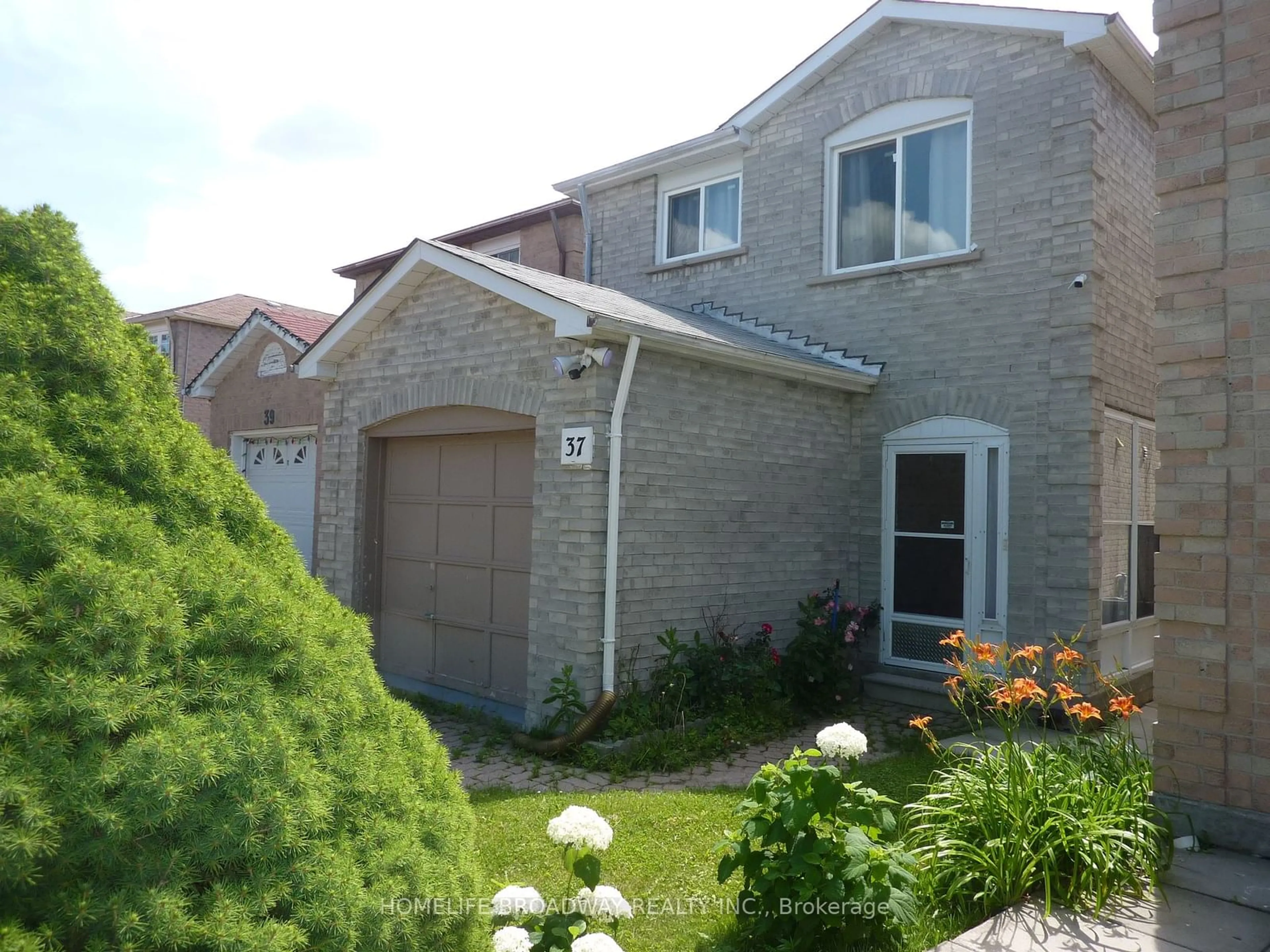 A pic from exterior of the house or condo for 37 Stather Cres, Markham Ontario L3S 1C9