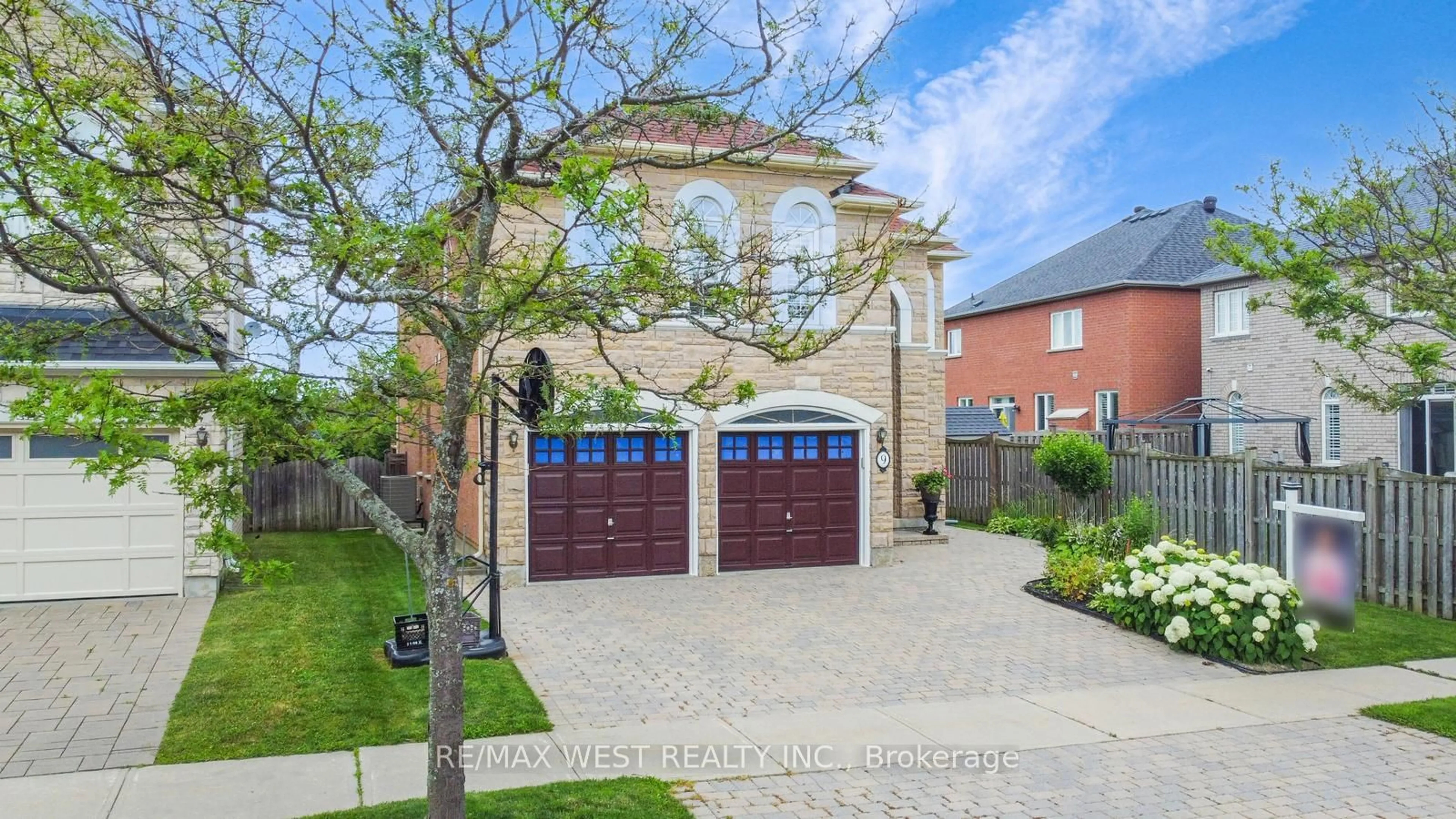 Home with brick exterior material for 9 Brass Dr, Richmond Hill Ontario L4E 4T3