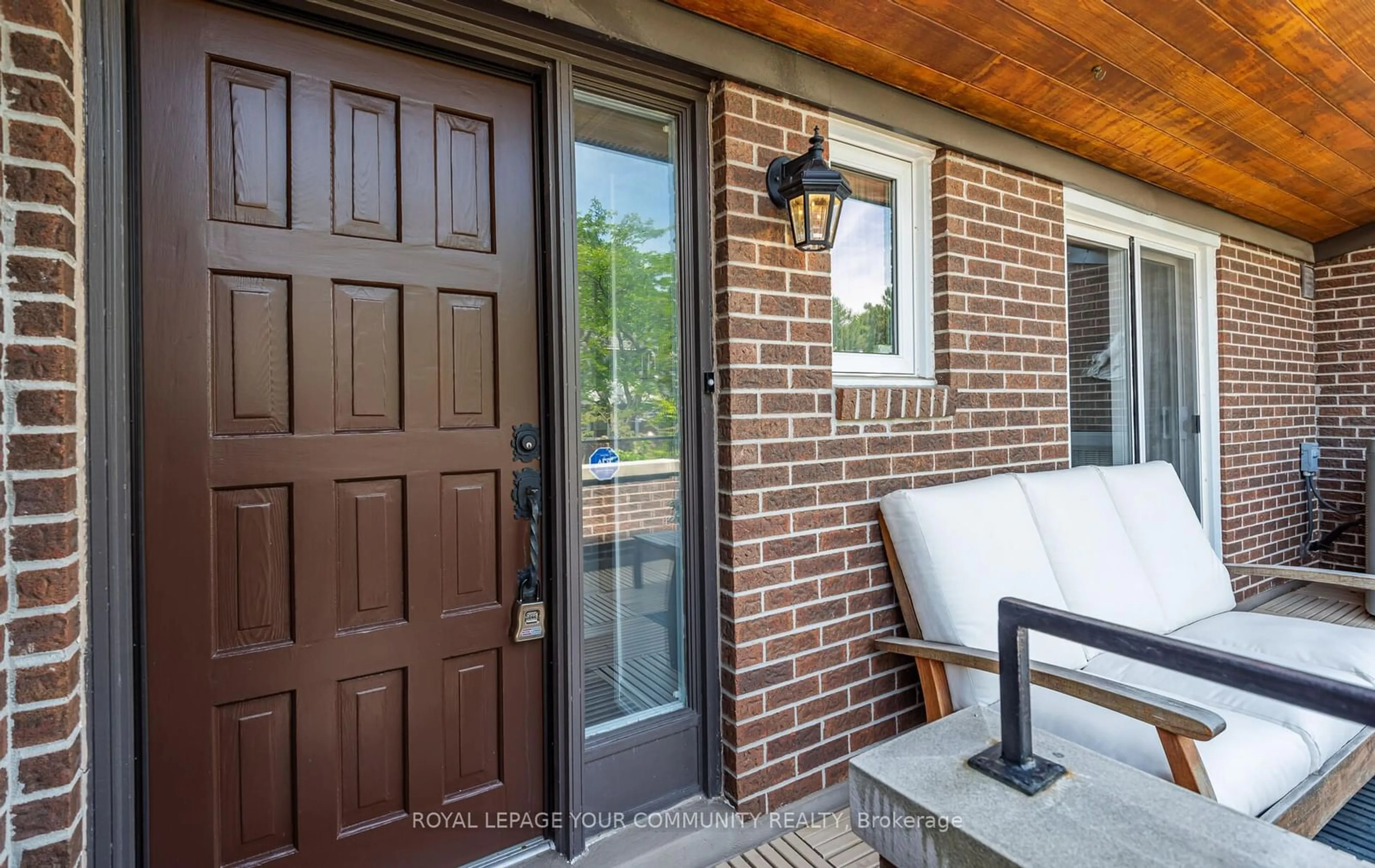 Indoor entryway for 71 Quail Valley Lane, Markham Ontario L3T 4R4
