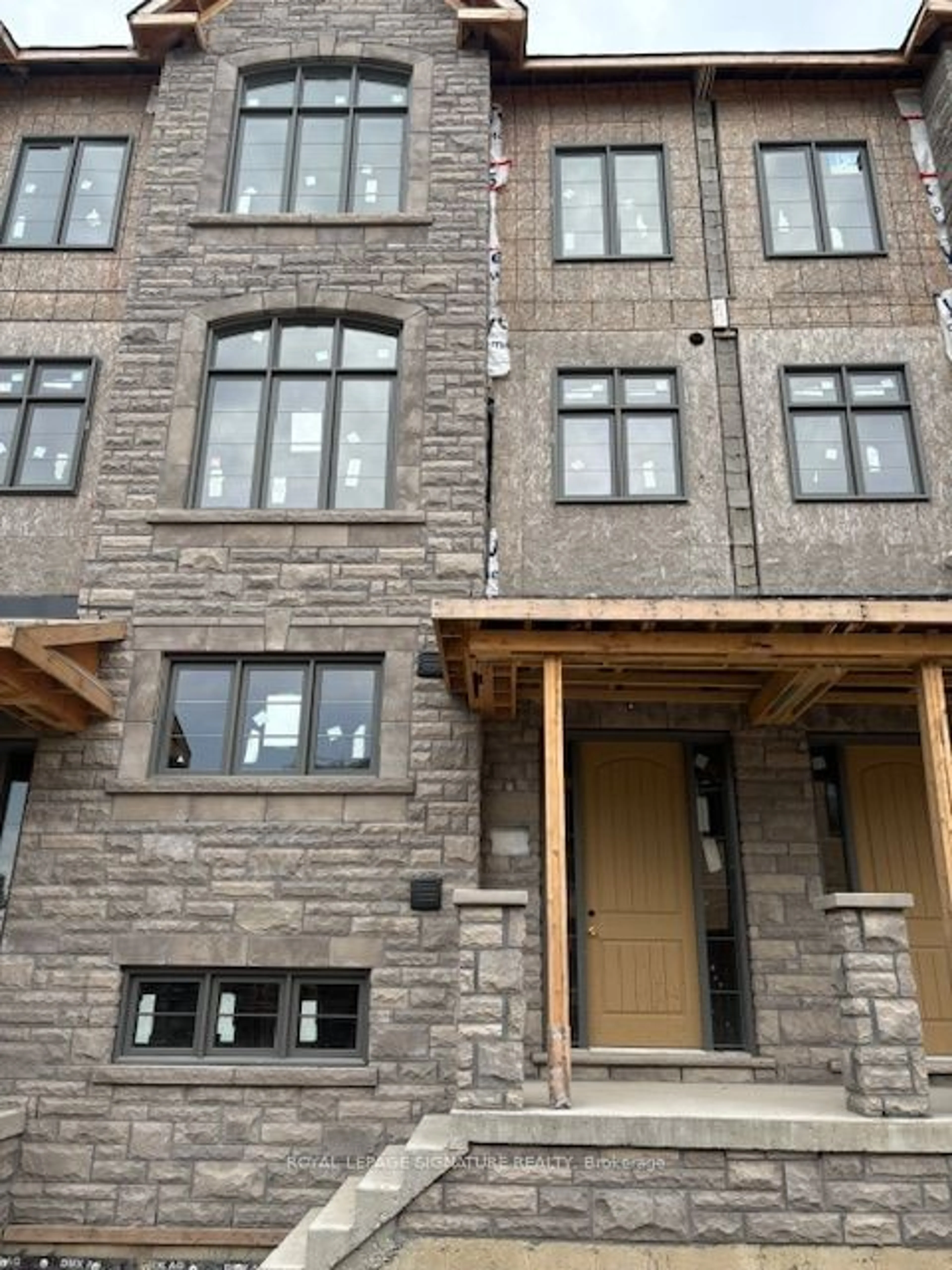 Home with brick exterior material for 18 Gardeners Lane, Markham Ontario L6C 1K4