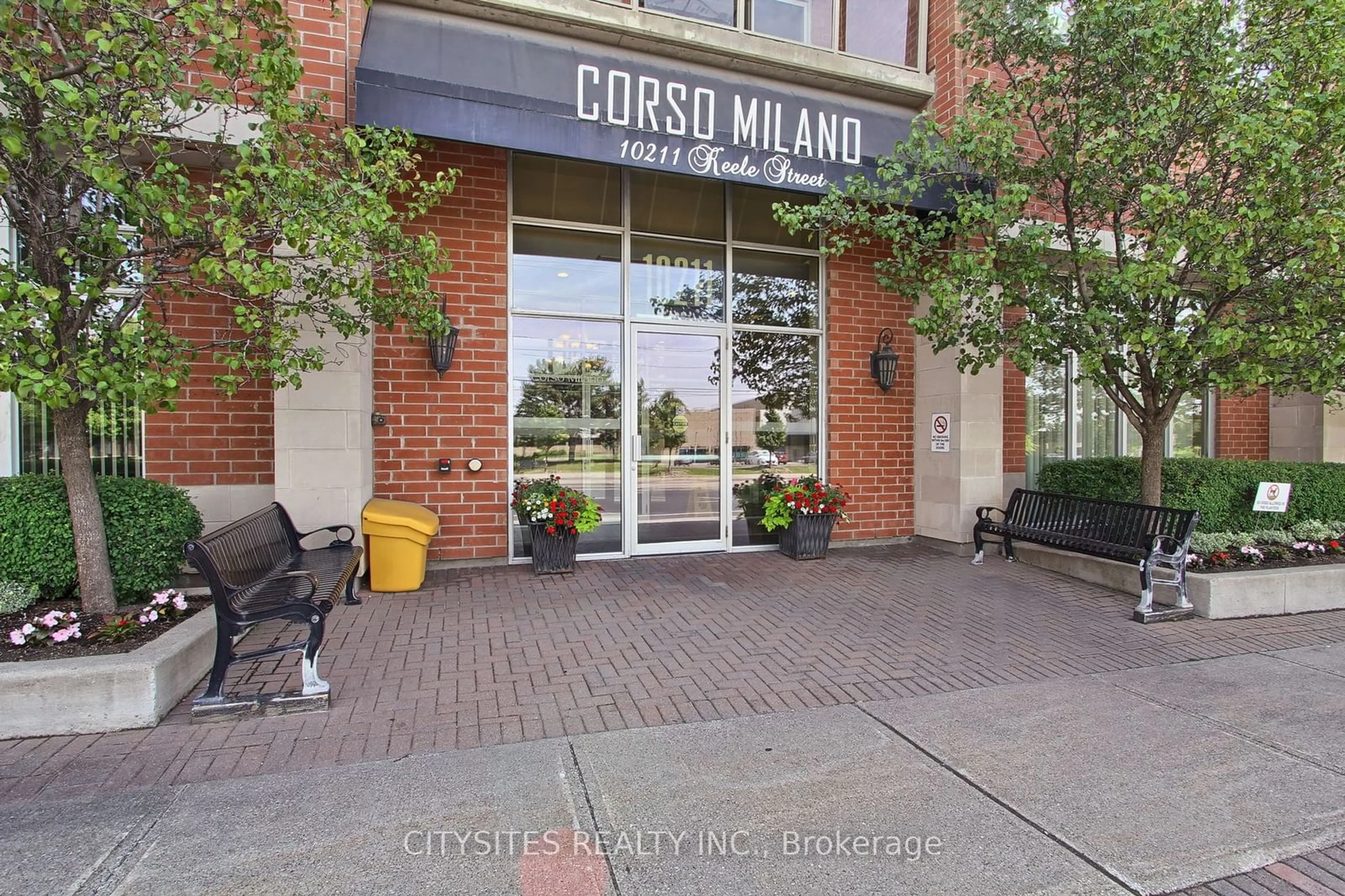 Outside view for 10211 Keele St #211, Vaughan Ontario L6A 4R7