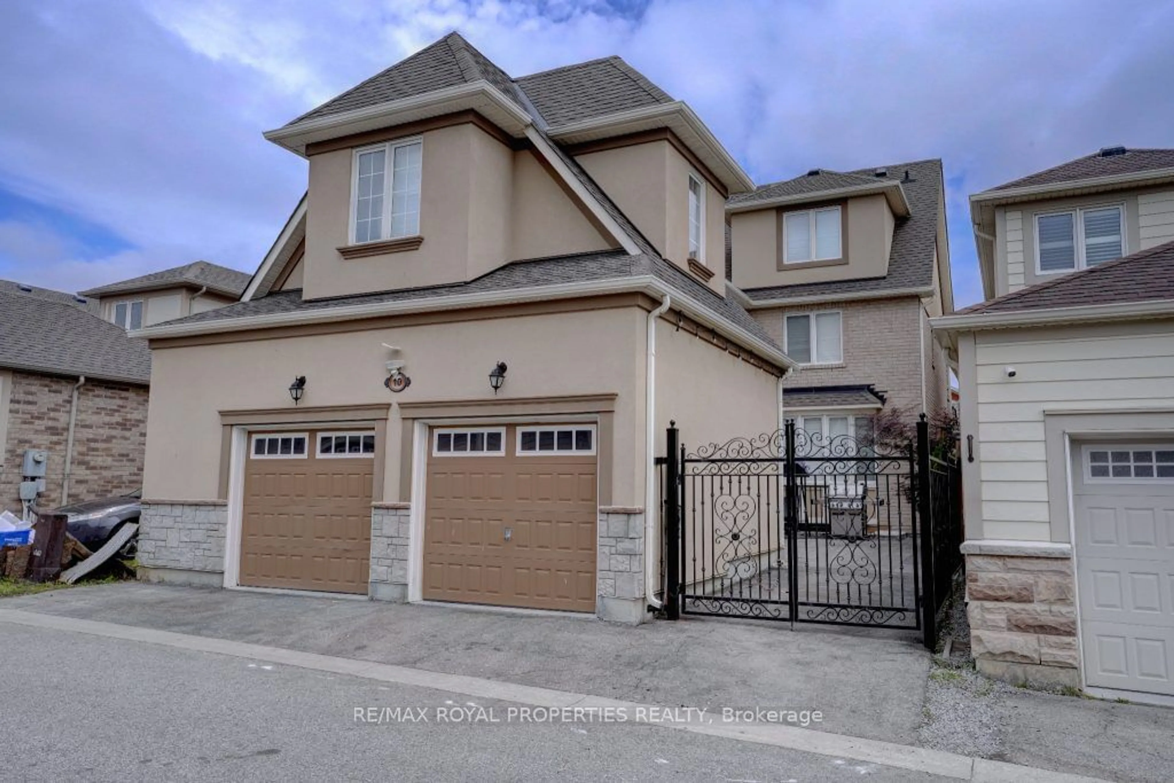 Frontside or backside of a home for 10 Wagon Works St, Markham Ontario L6B 0W9