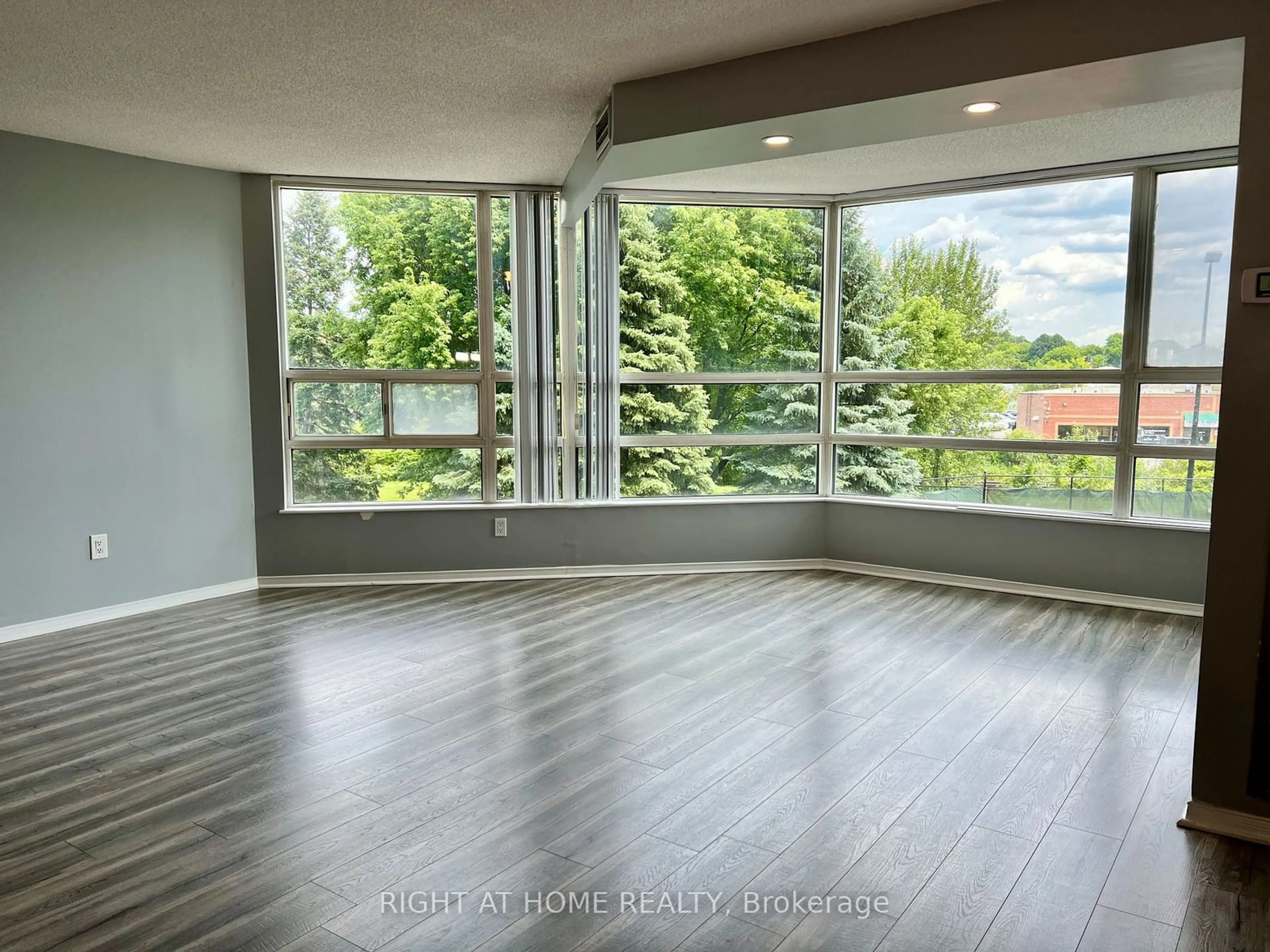 A pic of a room for 7825 Bayview Ave #323, Markham Ontario L3T 7N2