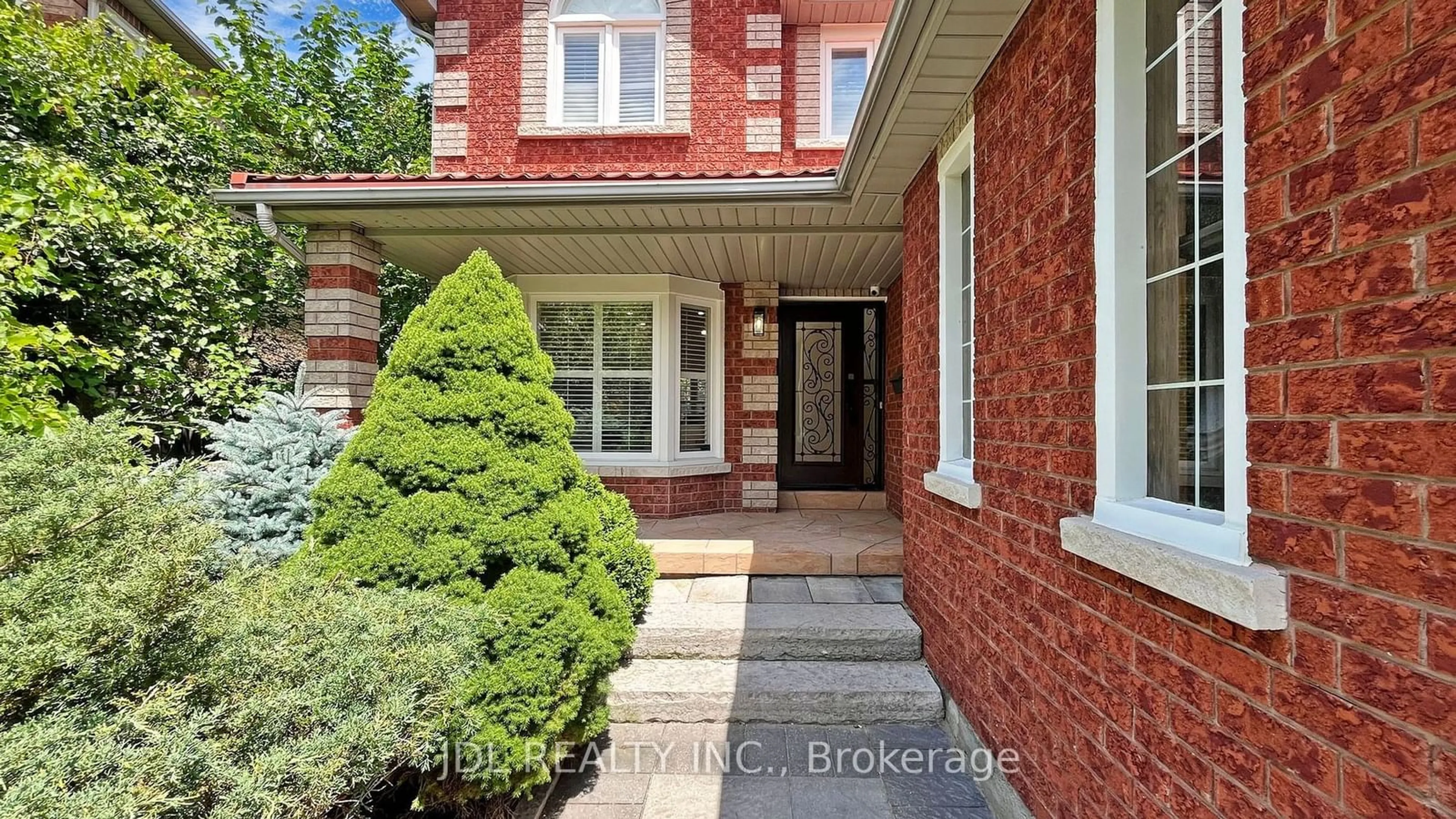 Home with brick exterior material for 52 Cedarhurst Dr, Richmond Hill Ontario L4S 1B5