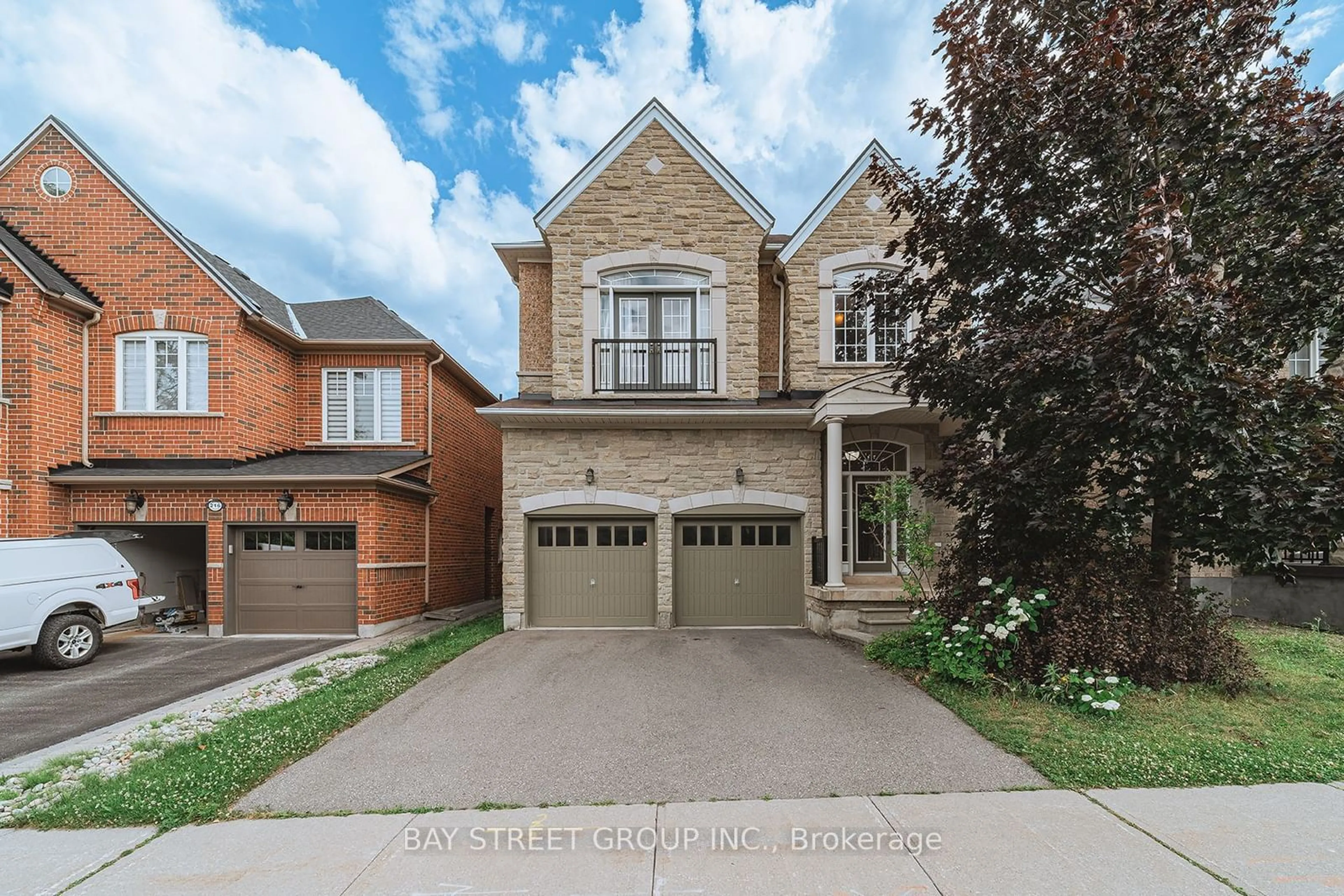 Home with brick exterior material for 220 Carrier Cres, Vaughan Ontario L6A 0T7