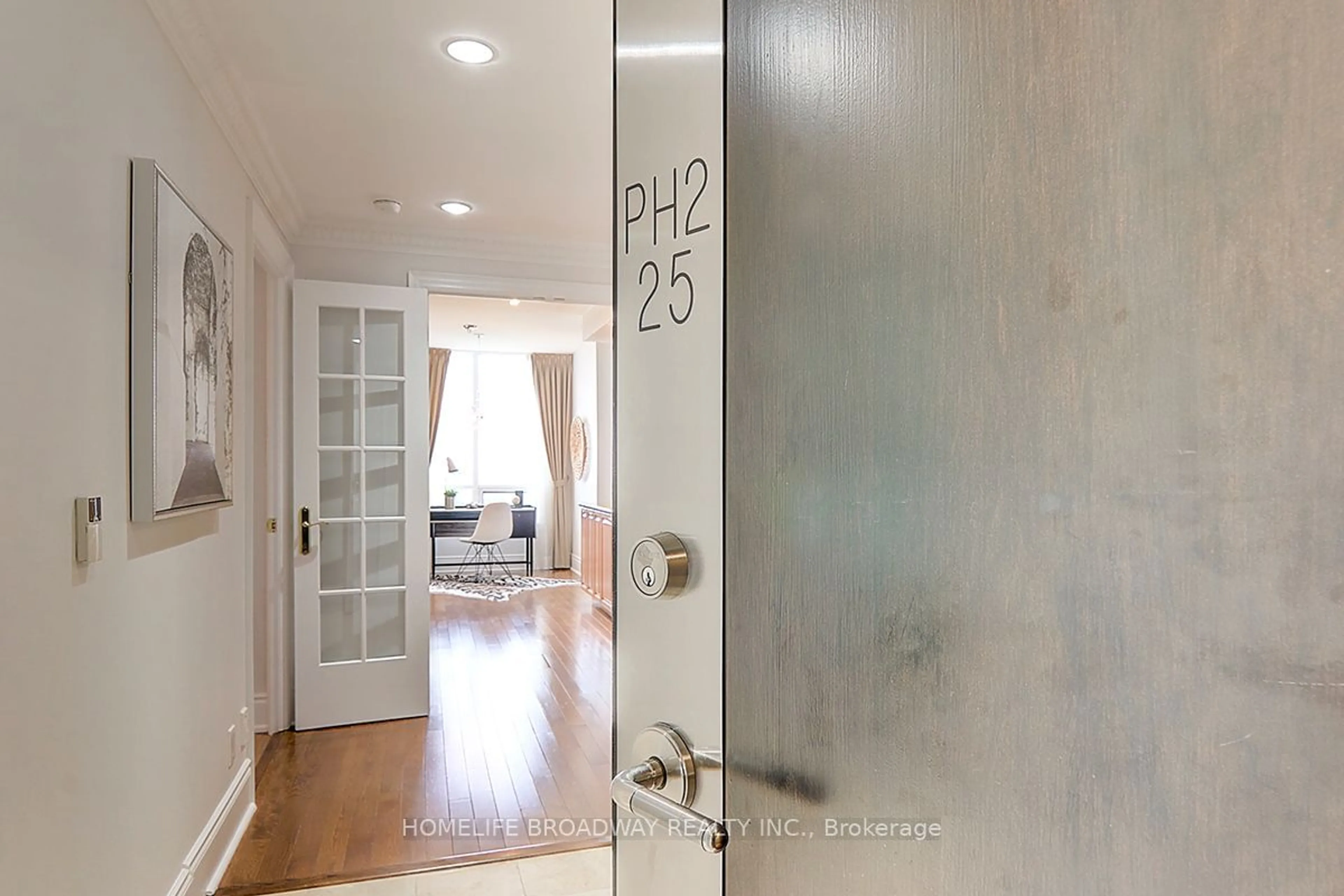 Indoor entryway for 33 Cox Blvd #1825, Markham Ontario L3R 8A6