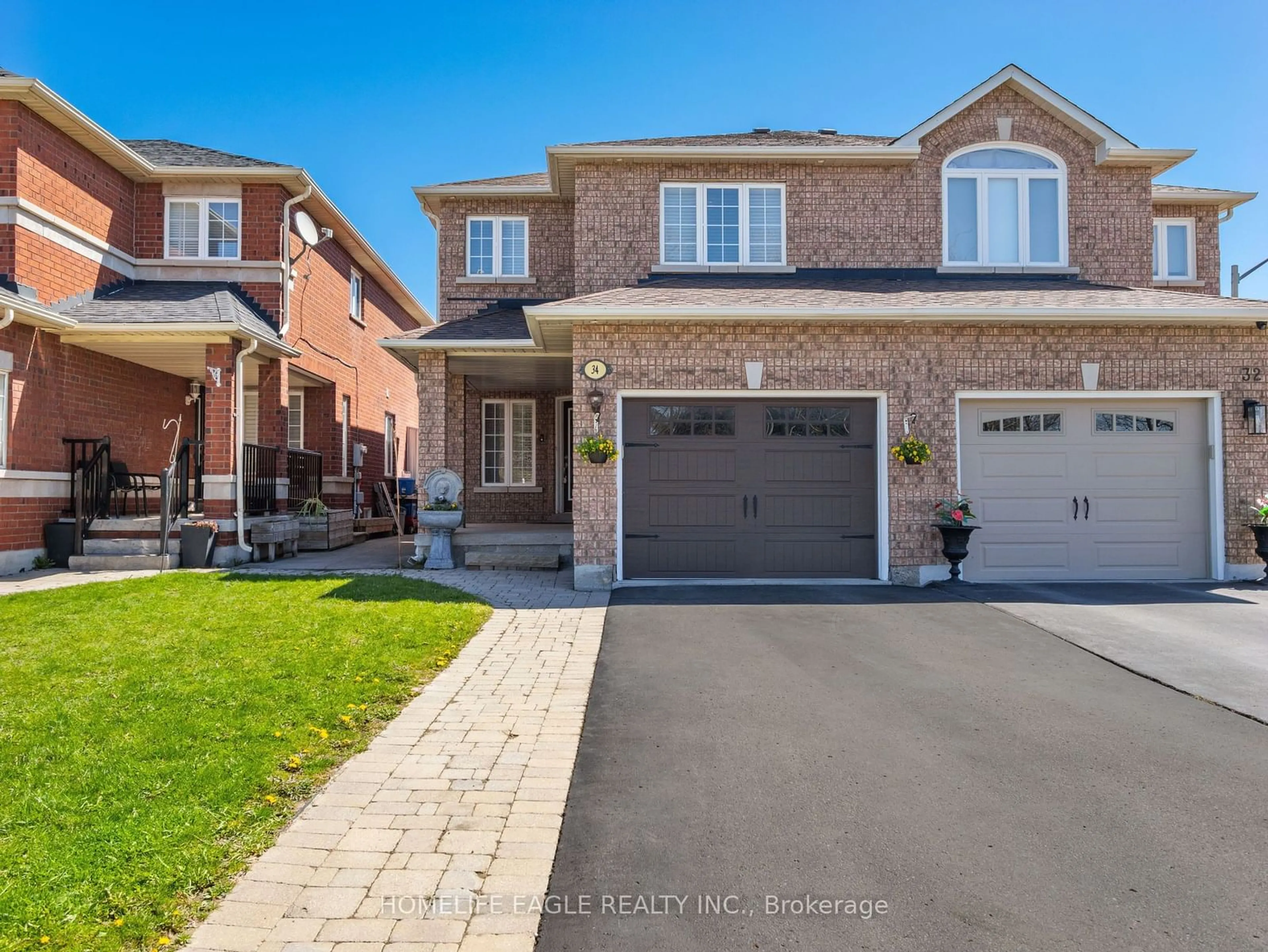 Home with brick exterior material for 34 Kalmar Cres, Richmond Hill Ontario L4E 3Z3