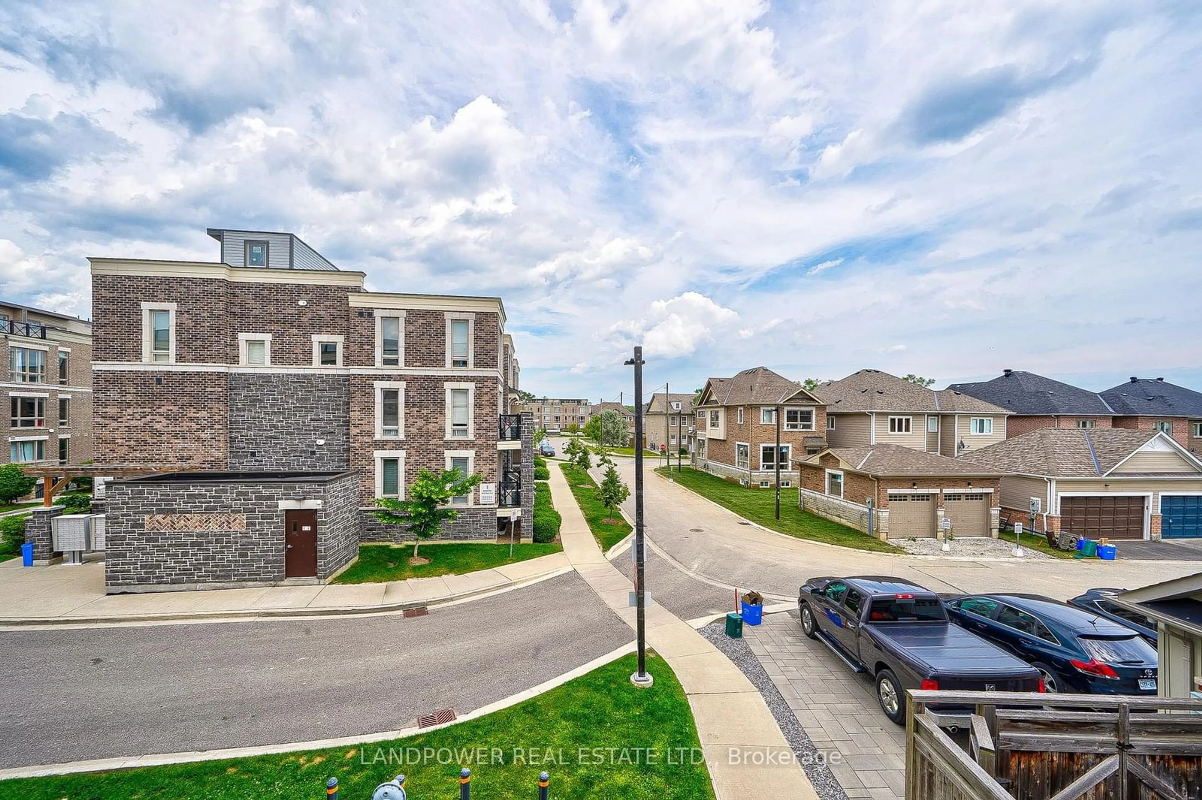 A pic from exterior of the house or condo for 2 Dunsheath Way #104, Markham Ontario L6B 0A3