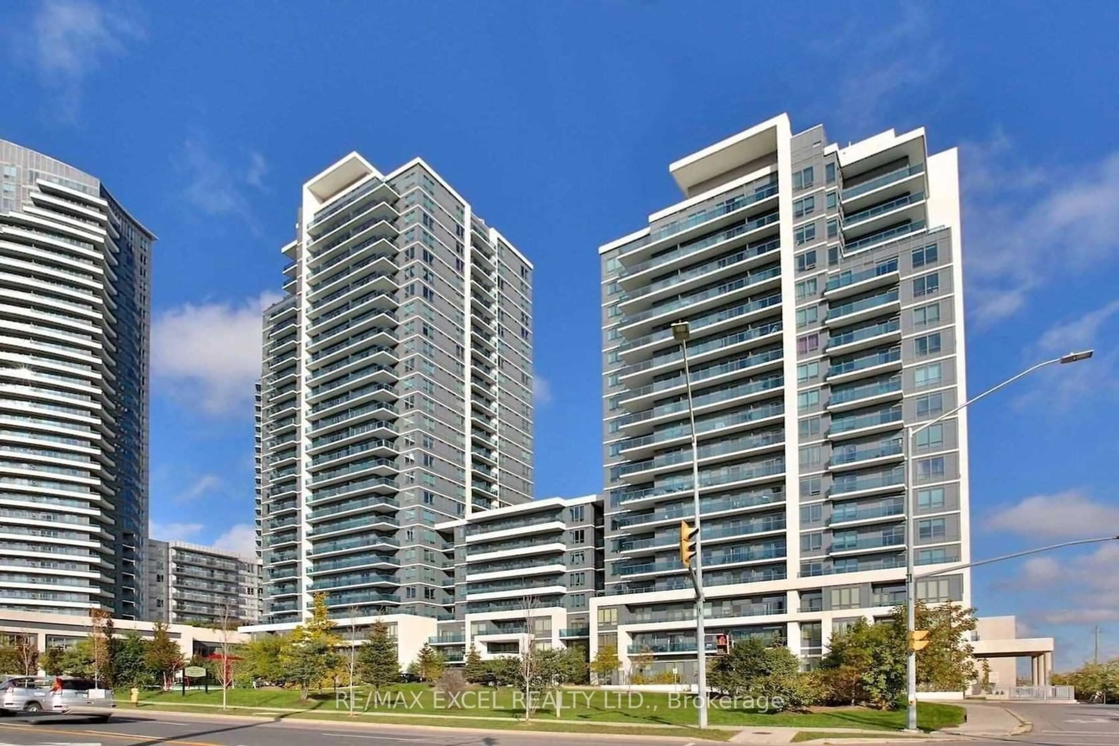 A pic from exterior of the house or condo for 7165 Yonge St #Ph101, Markham Ontario L3T 0C9