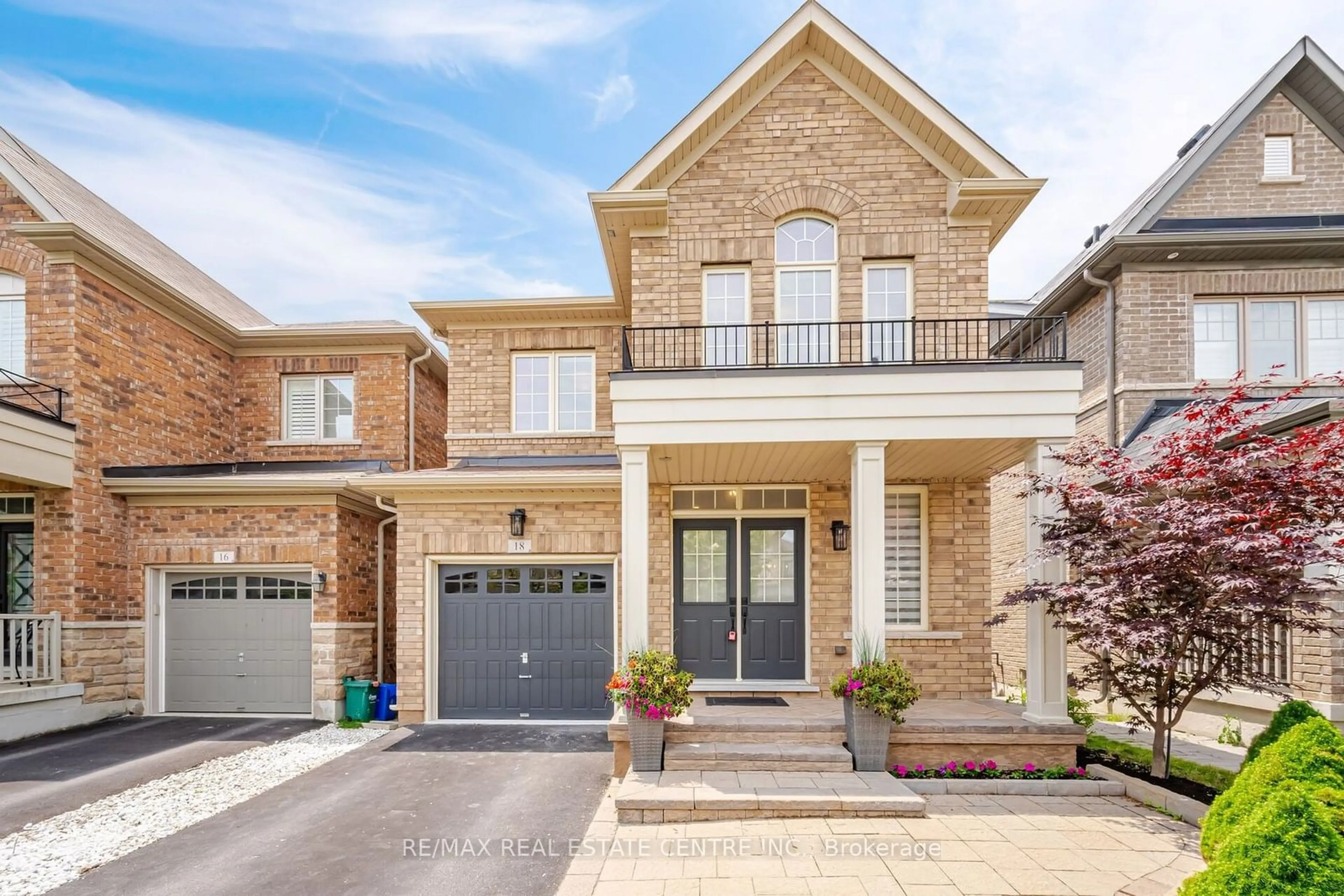 Home with brick exterior material for 18 Pelee Ave, Vaughan Ontario L4H 3Y2