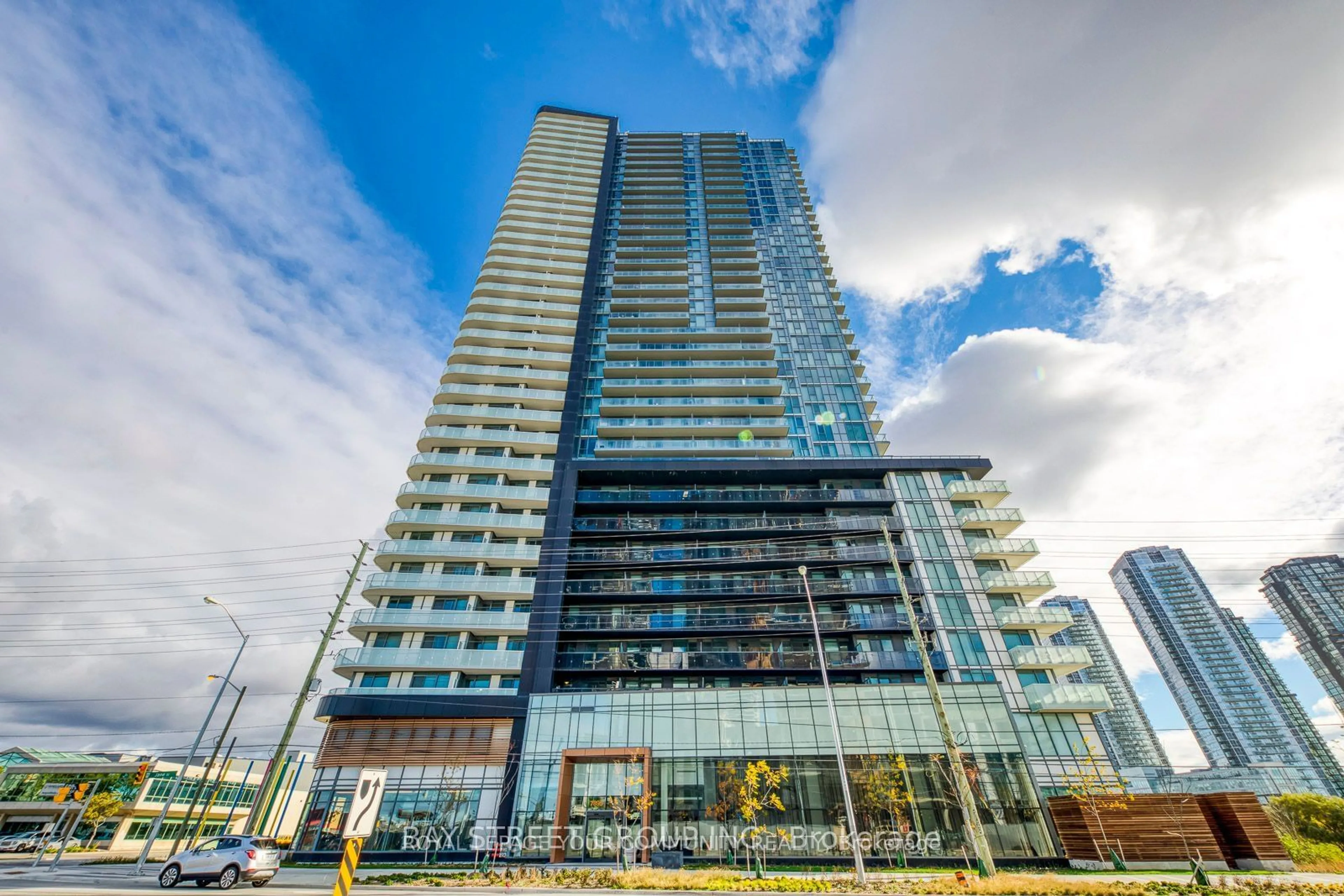 A pic from exterior of the house or condo for 7895 Jane St #3204, Vaughan Ontario L4K 2M7